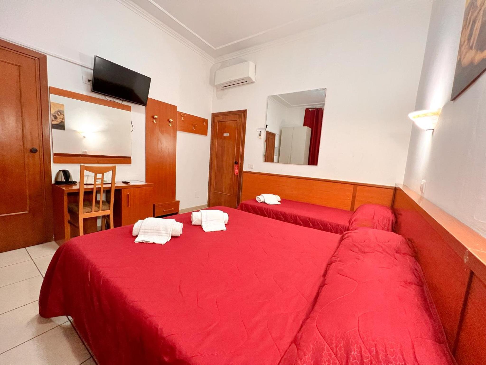 Classic Quadruple Room photo 3