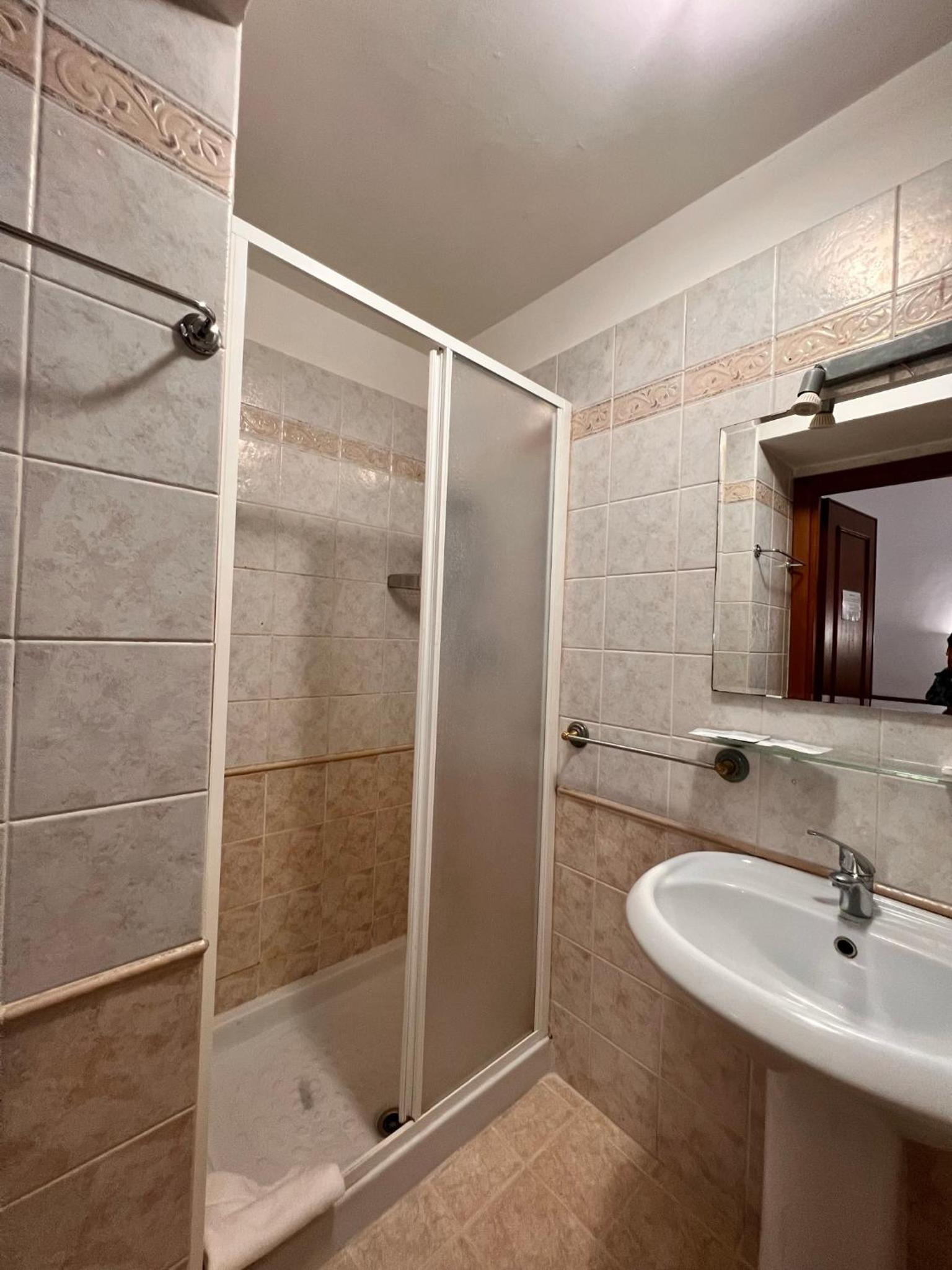 Classic Quadruple Room photo 3
