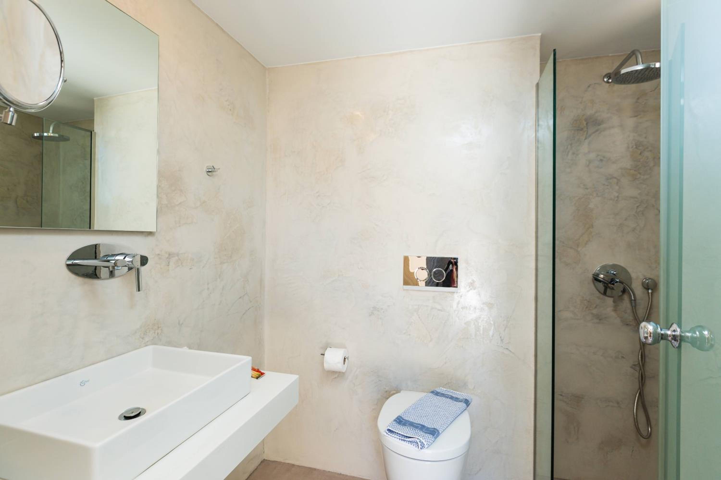 Superior One-Bedroom Triple Apartment - Photo 8