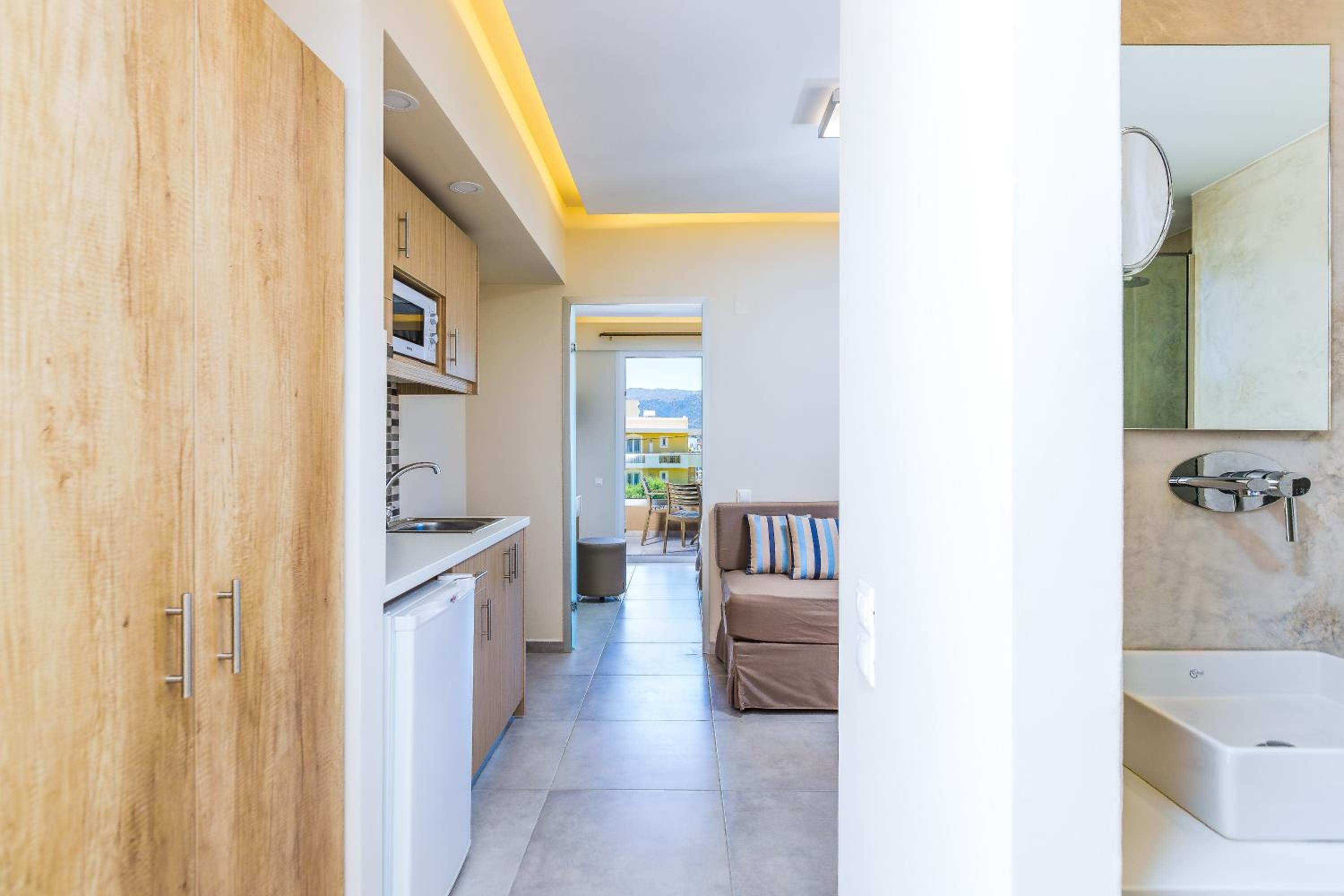 Superior One-Bedroom Triple Apartment - Photo 36