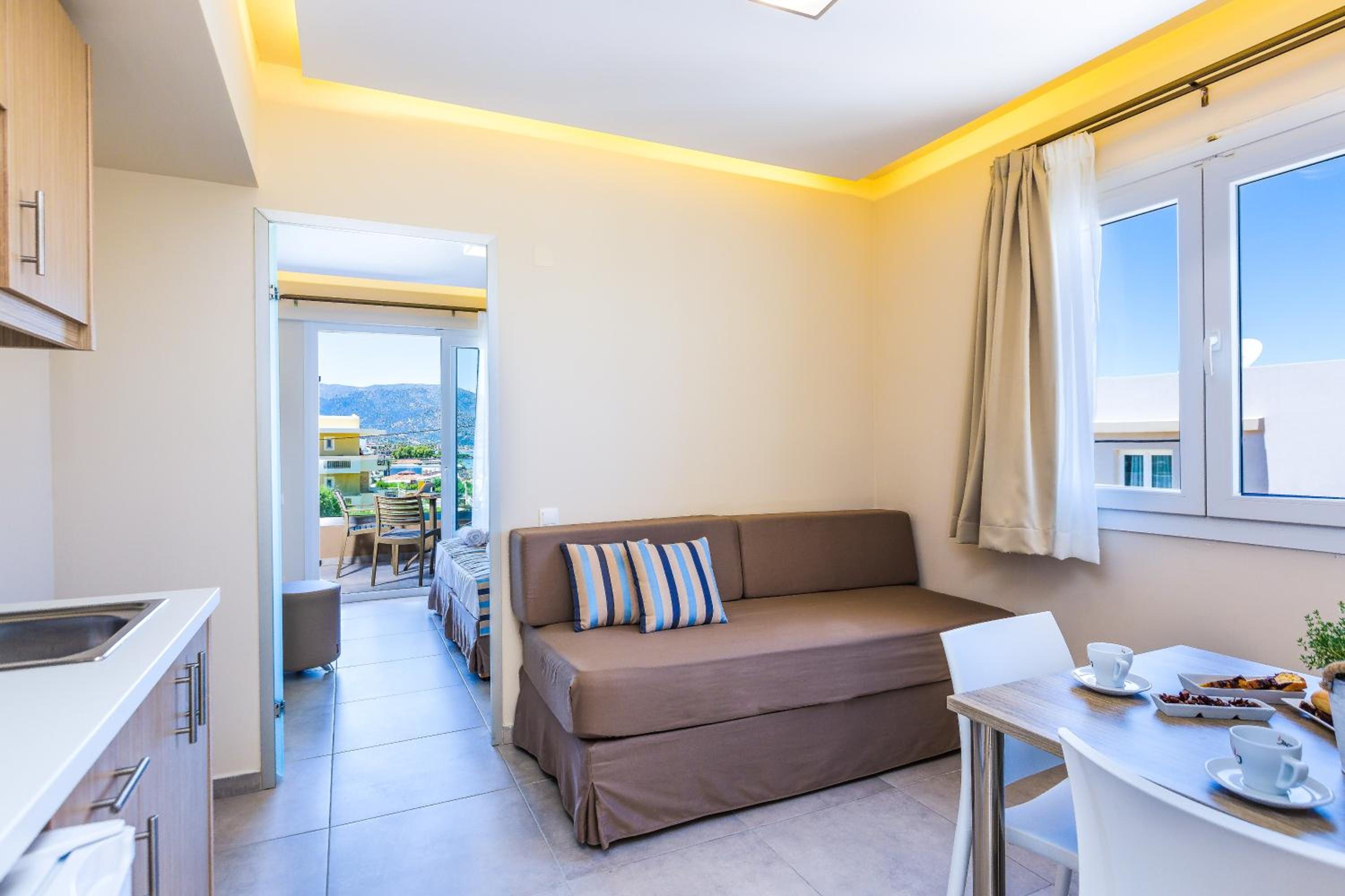 Superior One-Bedroom Triple Apartment - Photo 11