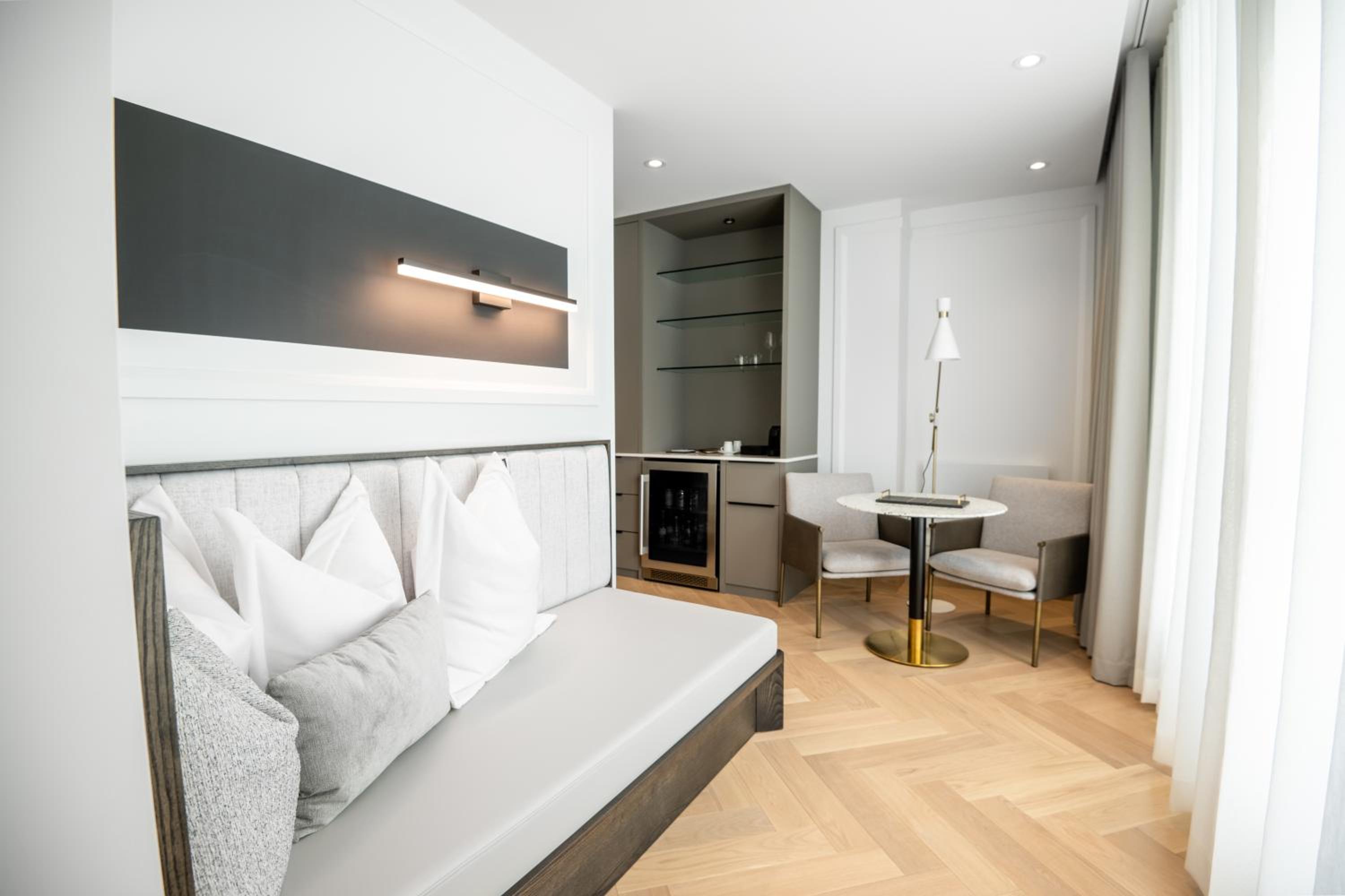 Superior Suite - Photo 4