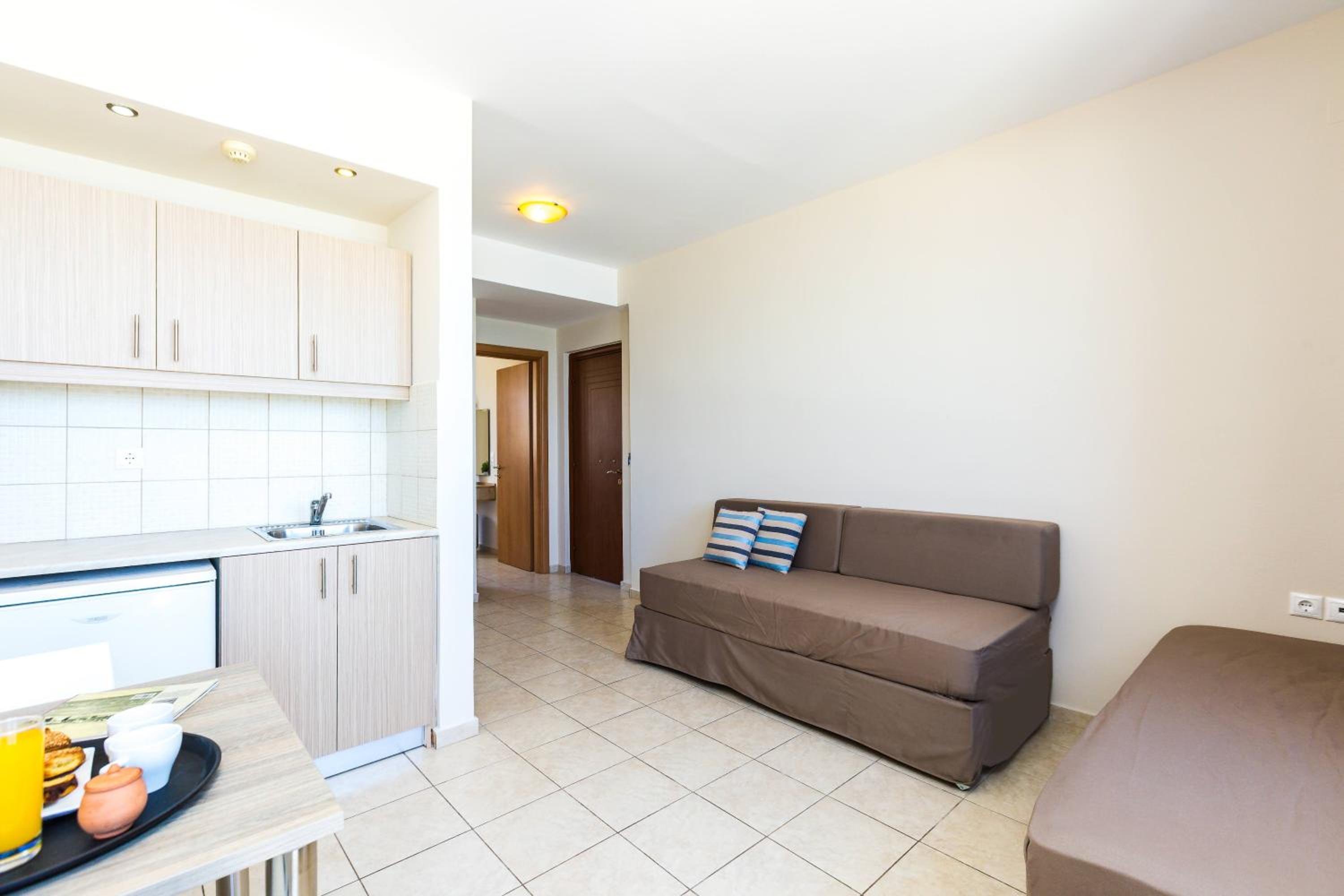 Superior One-Bedroom Quadruple Apartment - Photo 38