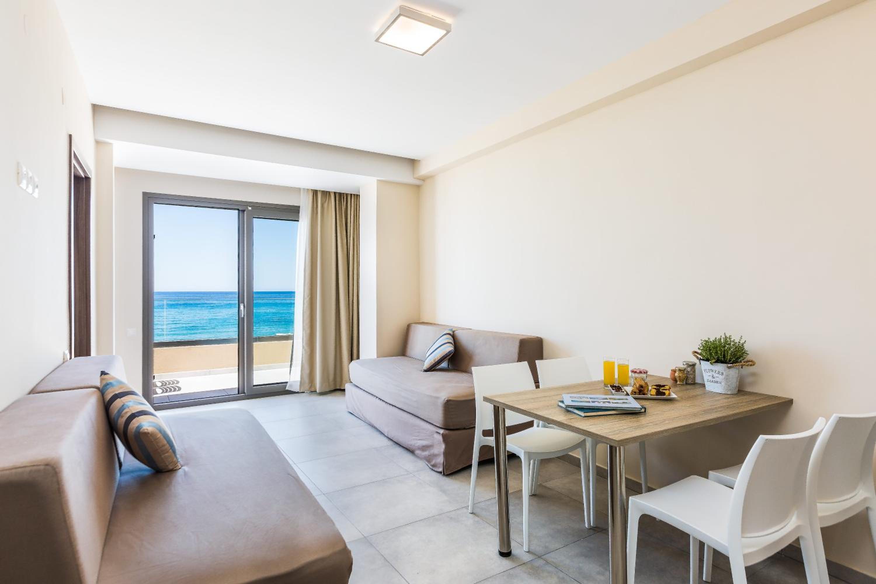 Superior One-Bedroom Quadruple Apartment - Photo 34