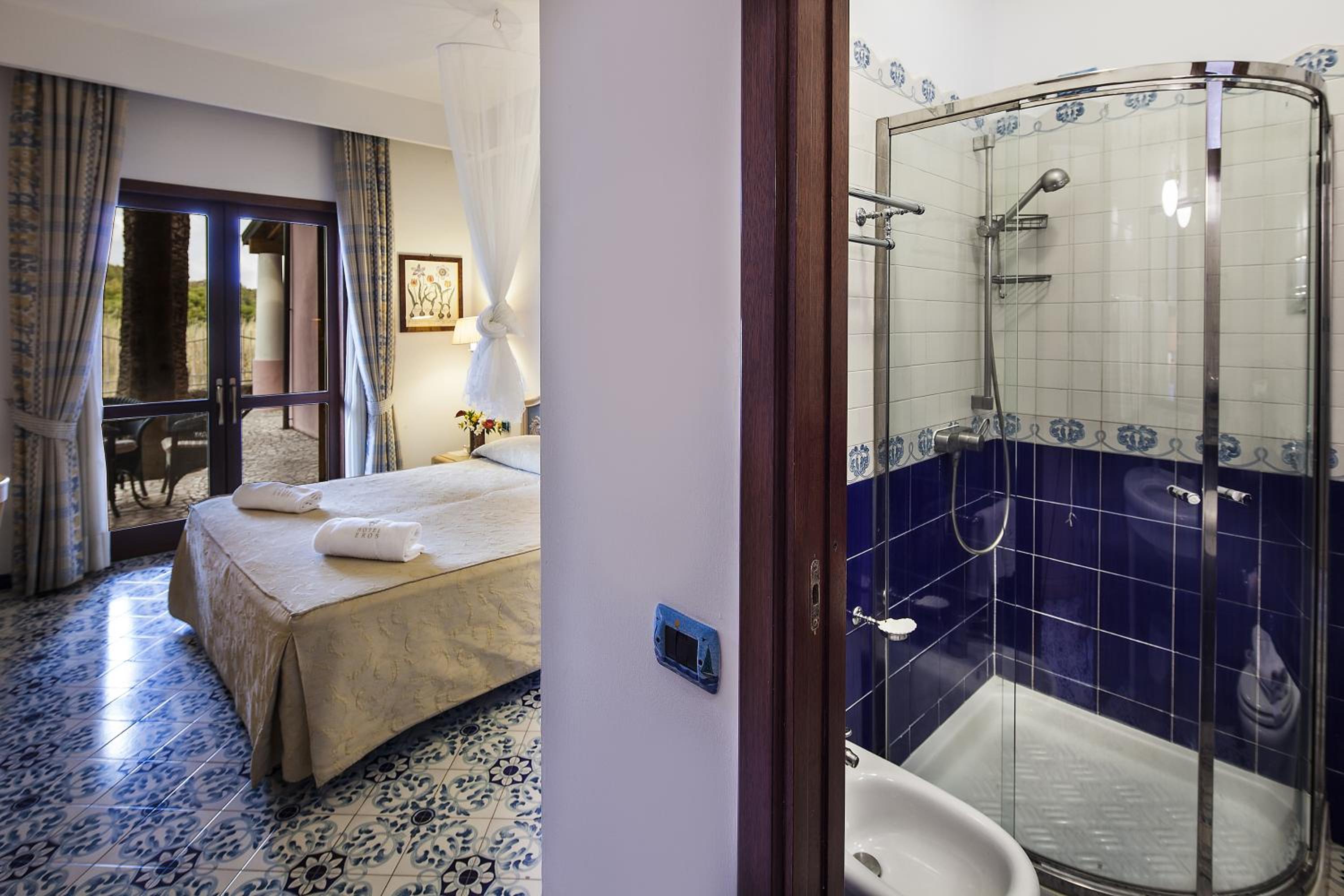 Superior Double or Twin Room - Photo 16