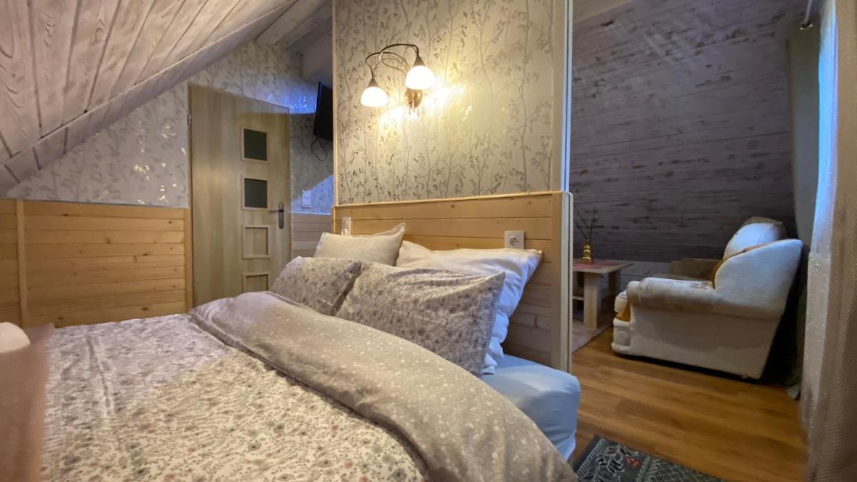 Triple Room with Private Bathroom - Photo 9