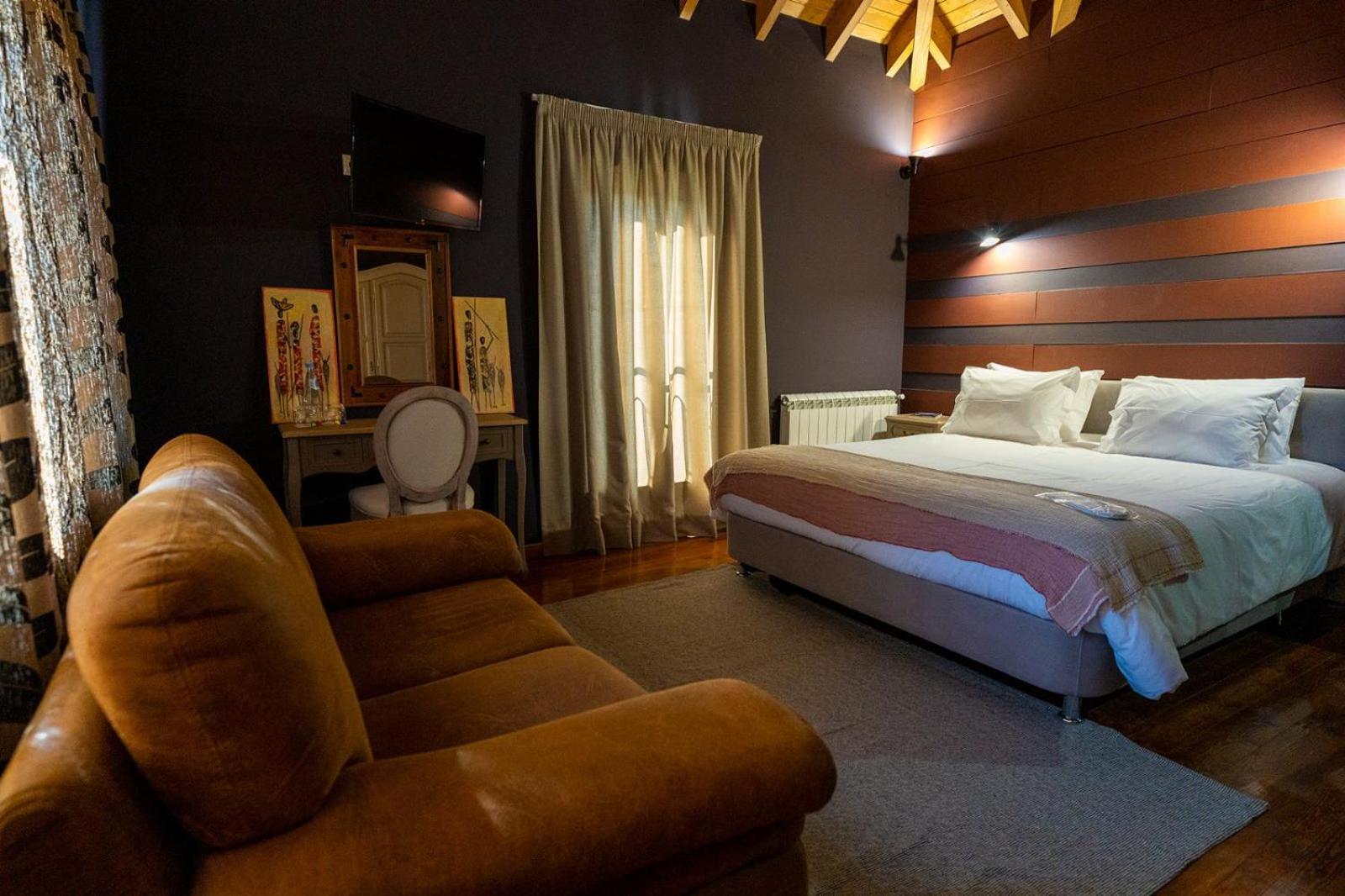 Double Room with Private Bathroom - Photo 2