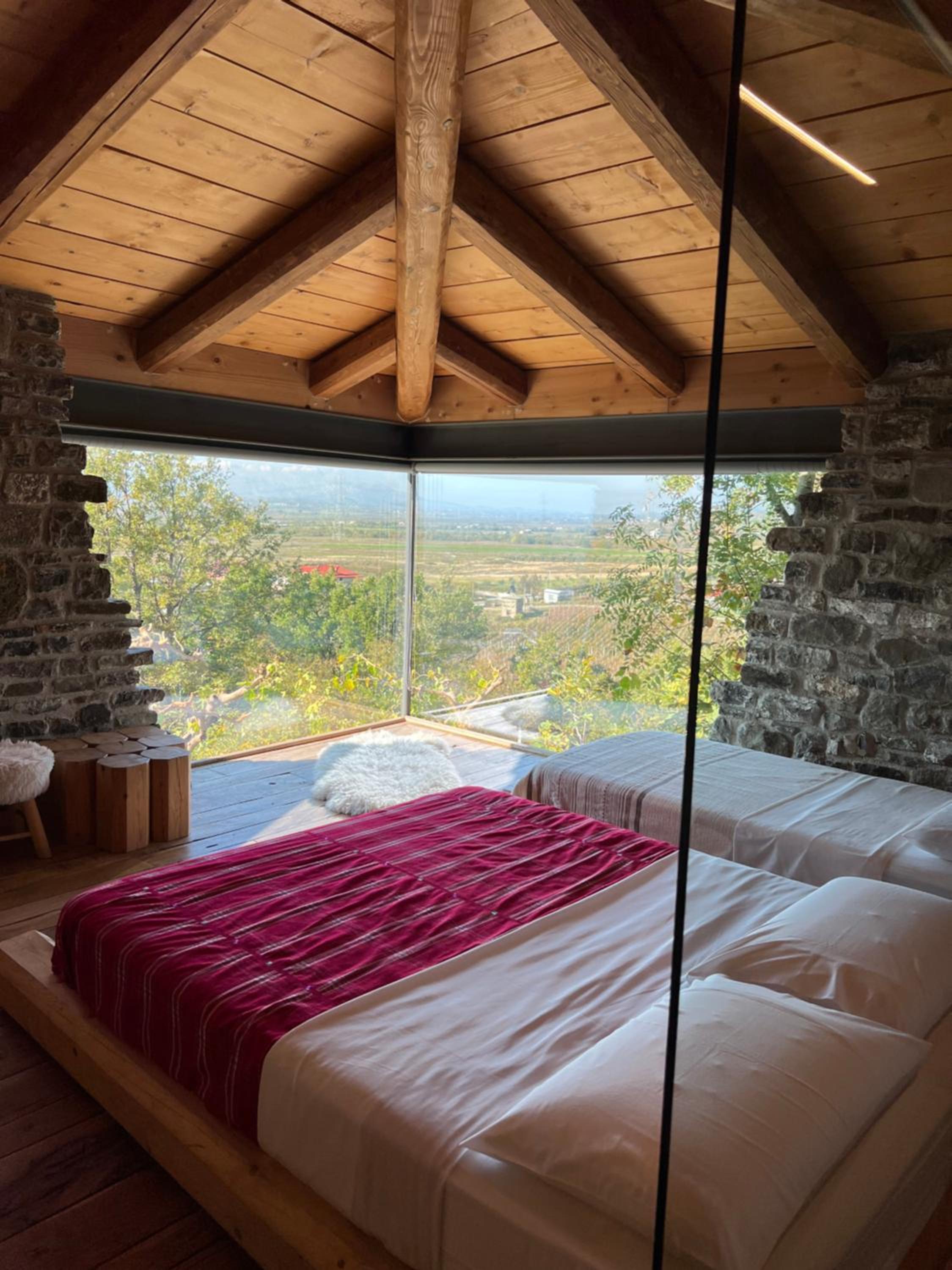 Deluxe Room (2 Adults + 1 Child)