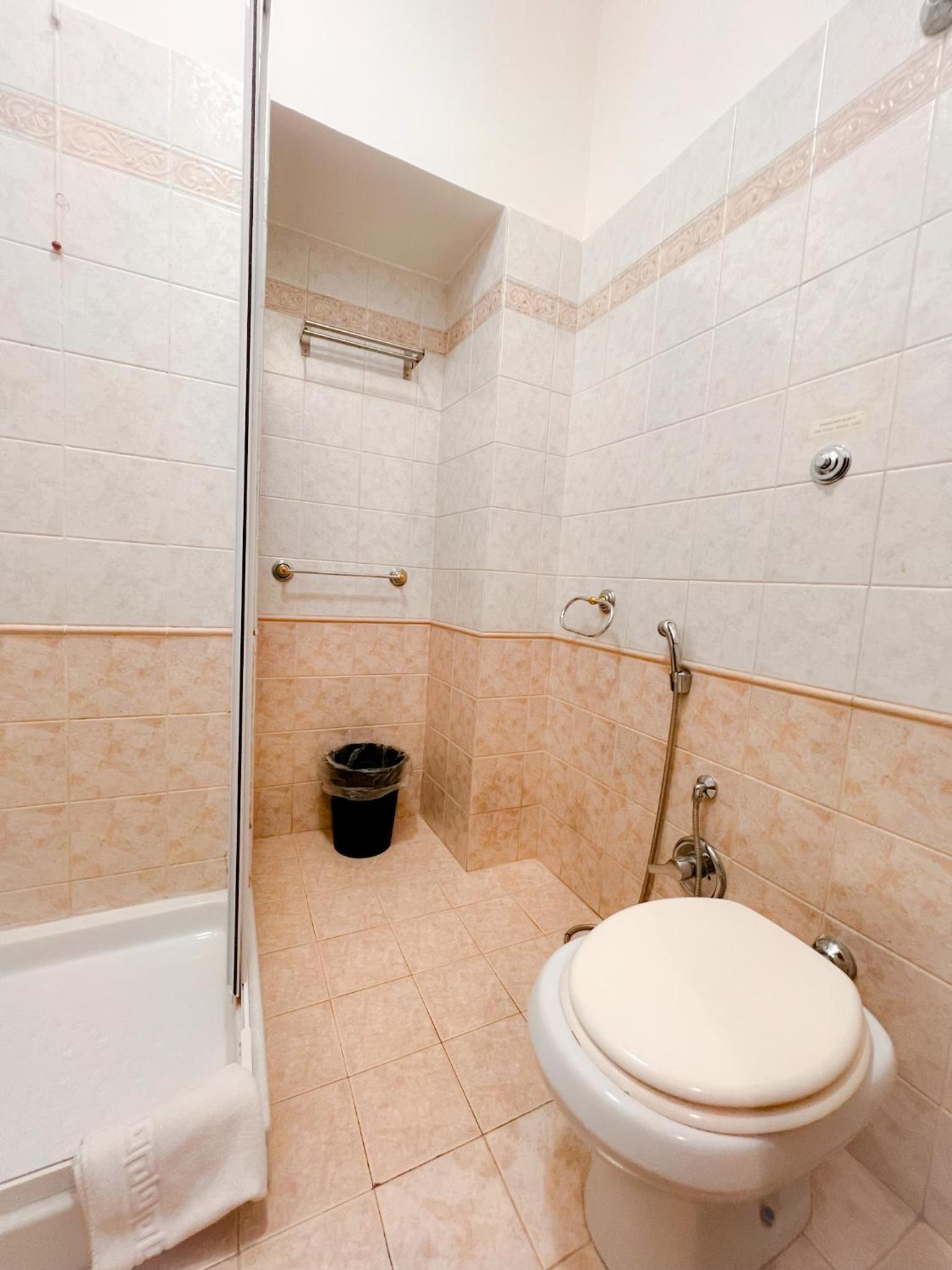 Budget Double Room photo 3