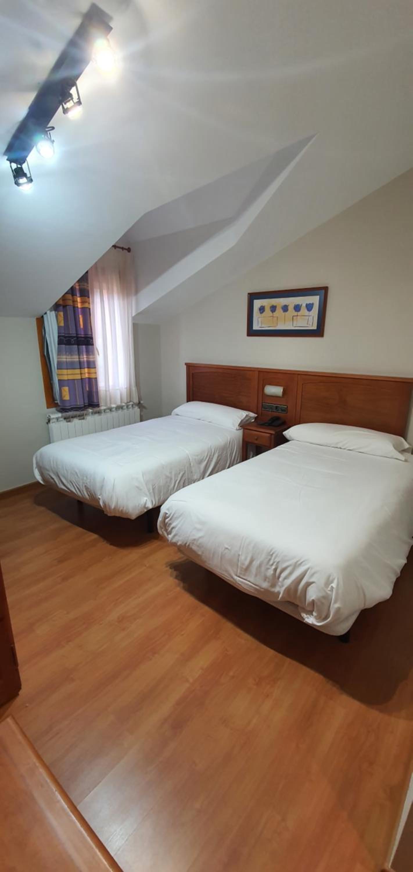 Twin Room - Photo 1