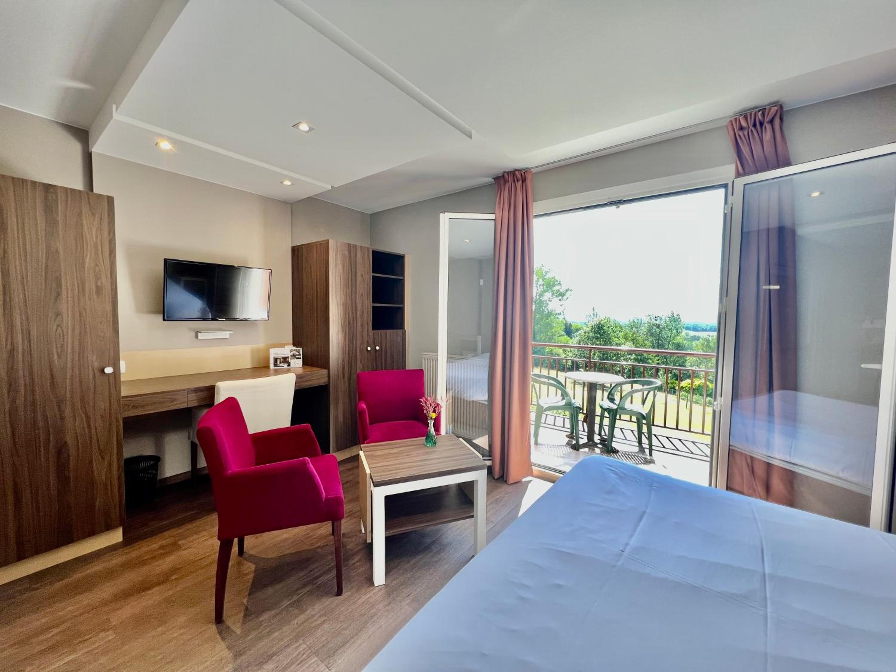 Superior Double or Twin Room - Photo 13