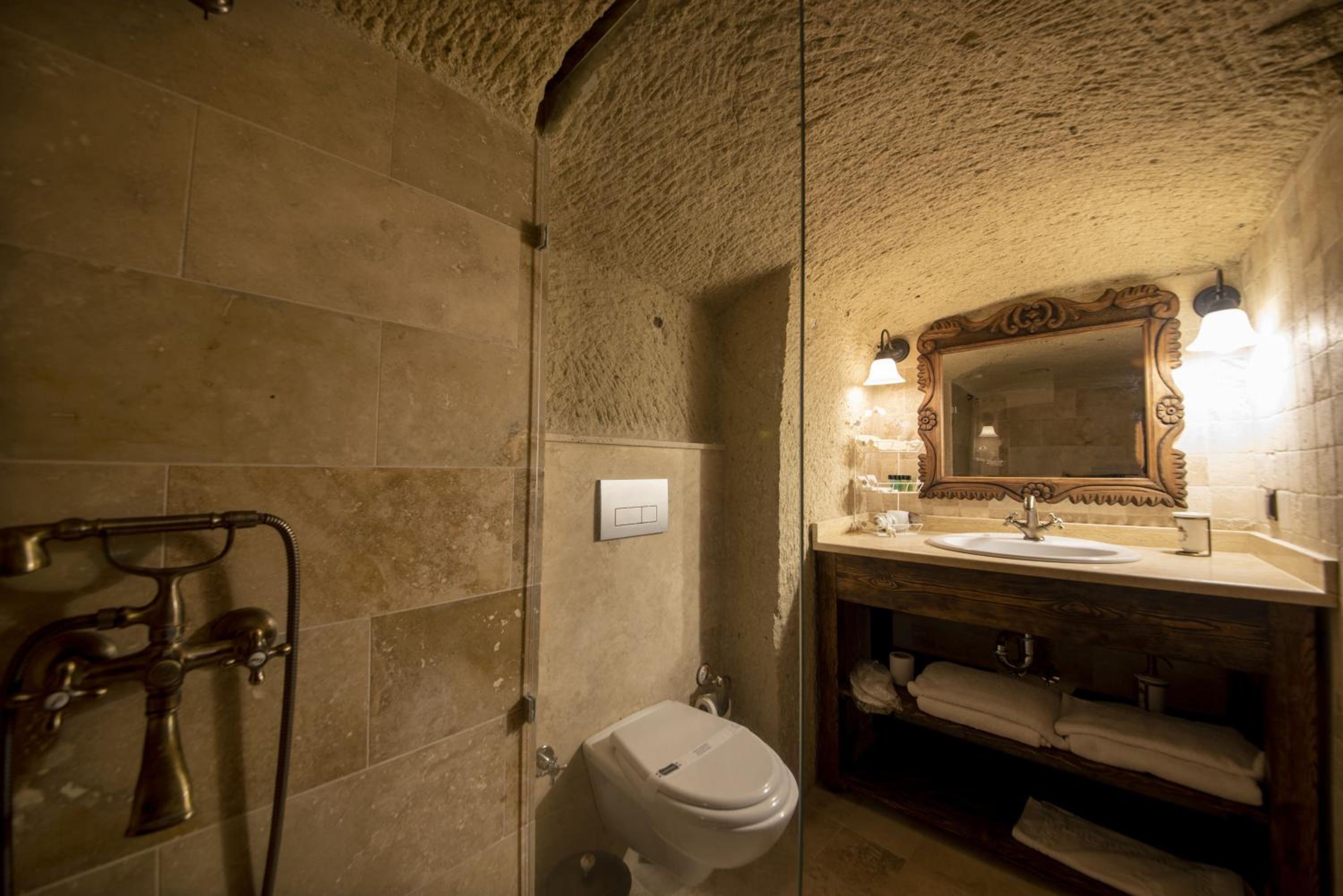Standard Double Room - Photo 4