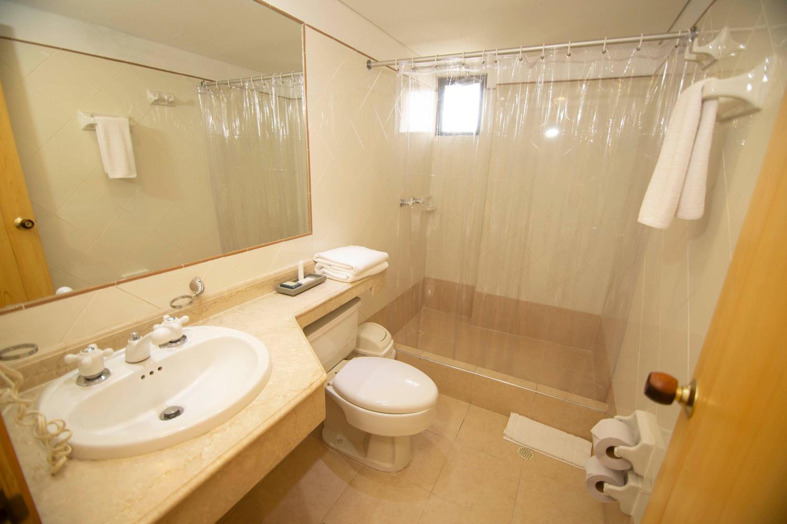 Standard Double Room - Photo 10