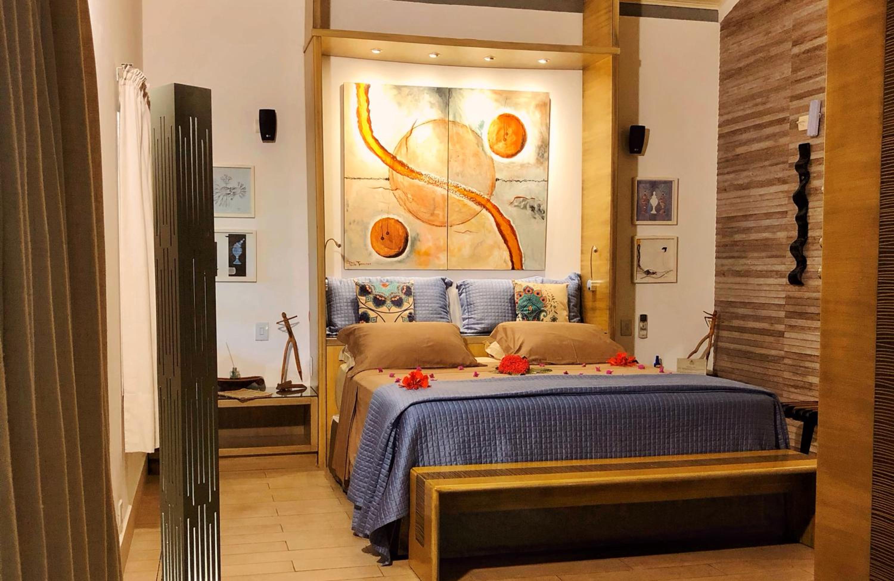 Deluxe Suite with Spa Bath