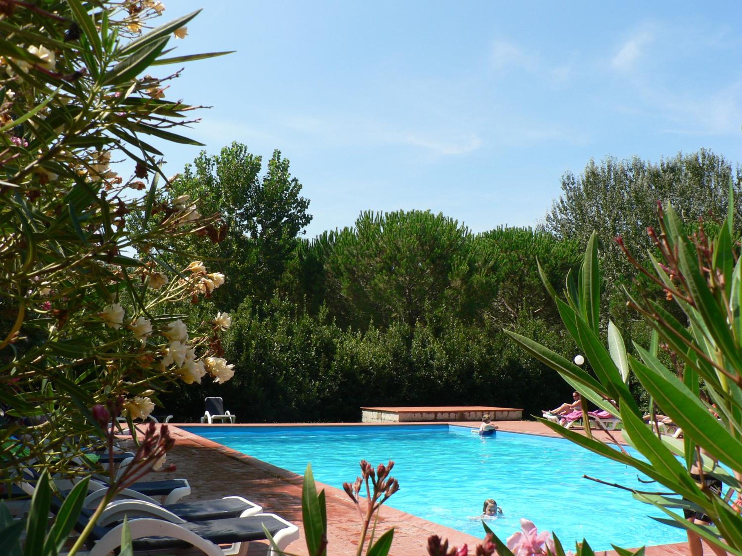 Two-Bedroom Apartment with Garden View photo 3