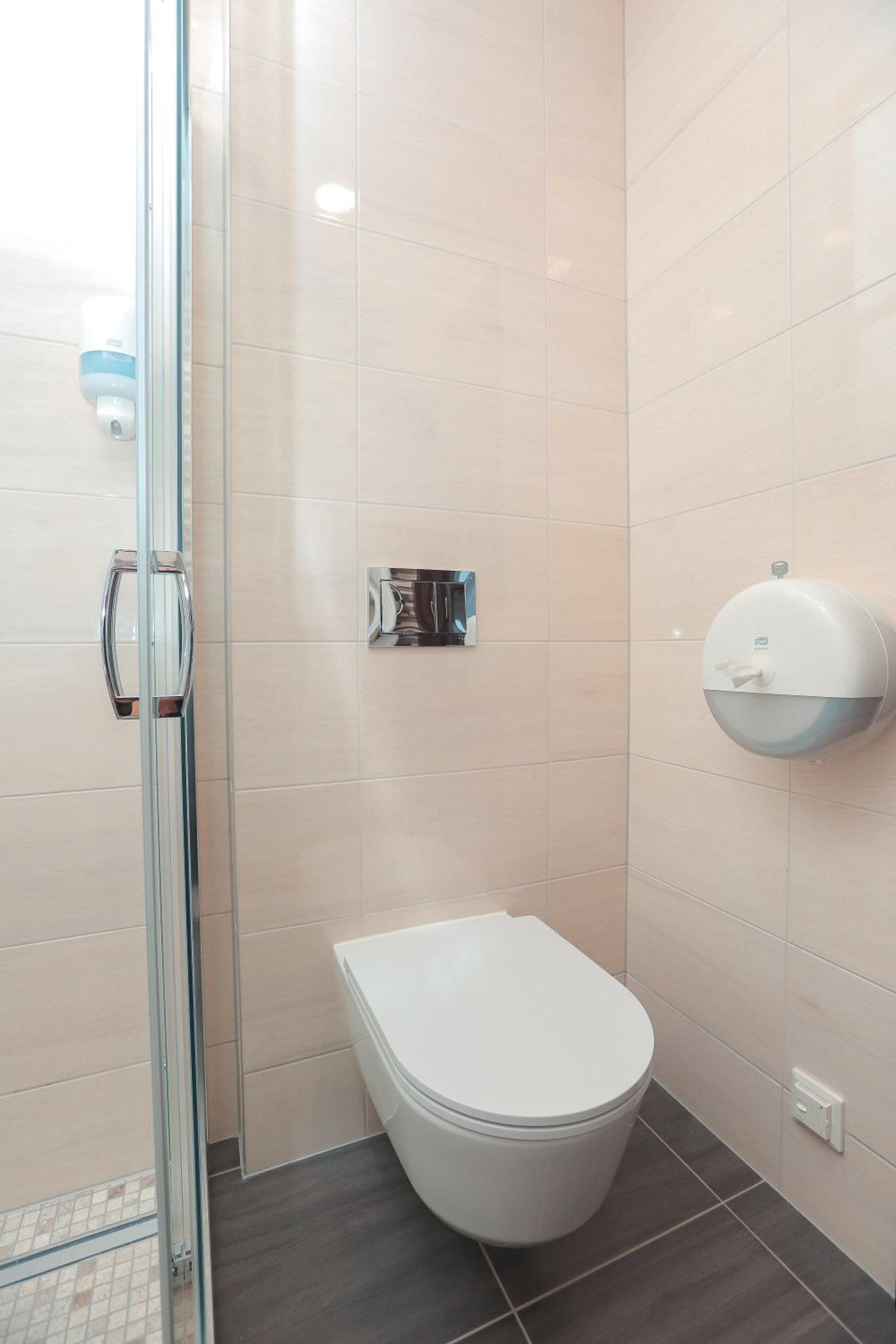 Triple Room - Photo 7