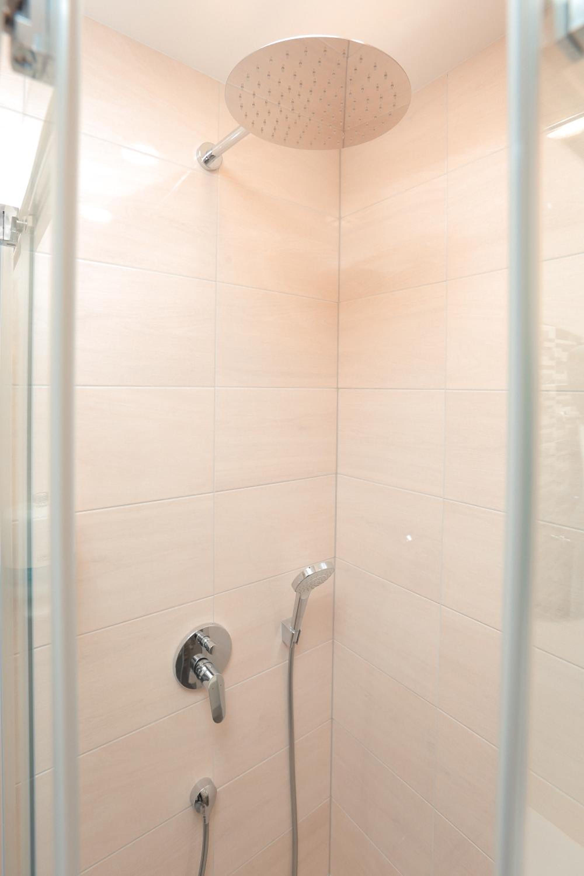 Triple Room - Photo 8