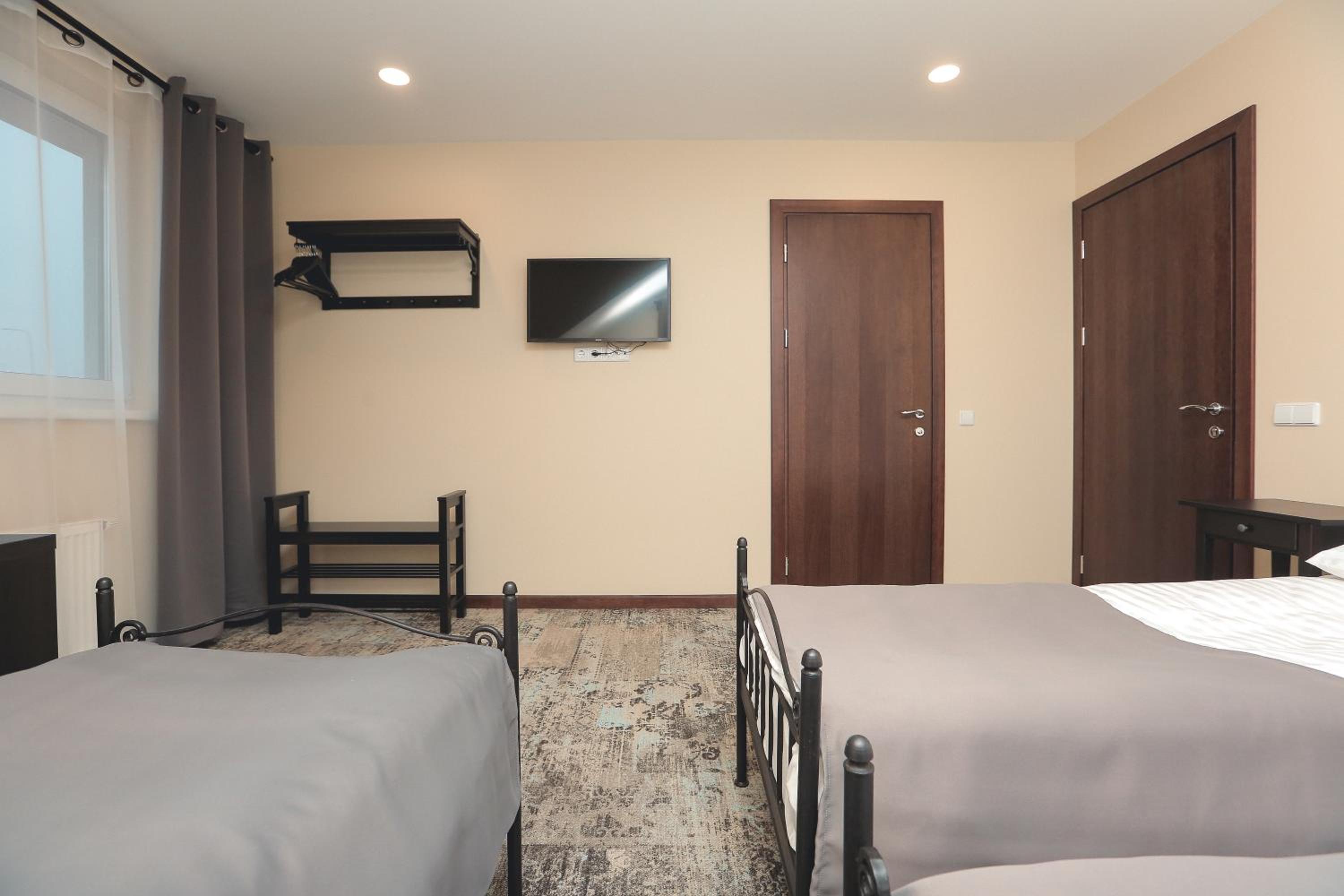 Triple Room - Photo 6