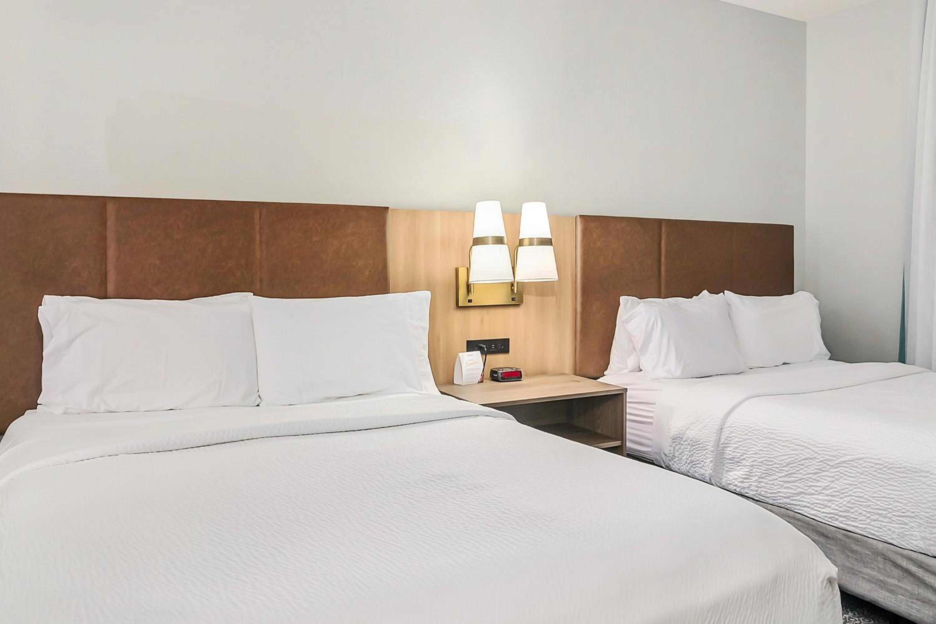 One-Bedroom Suite with Two Queen Beds - Photo 1