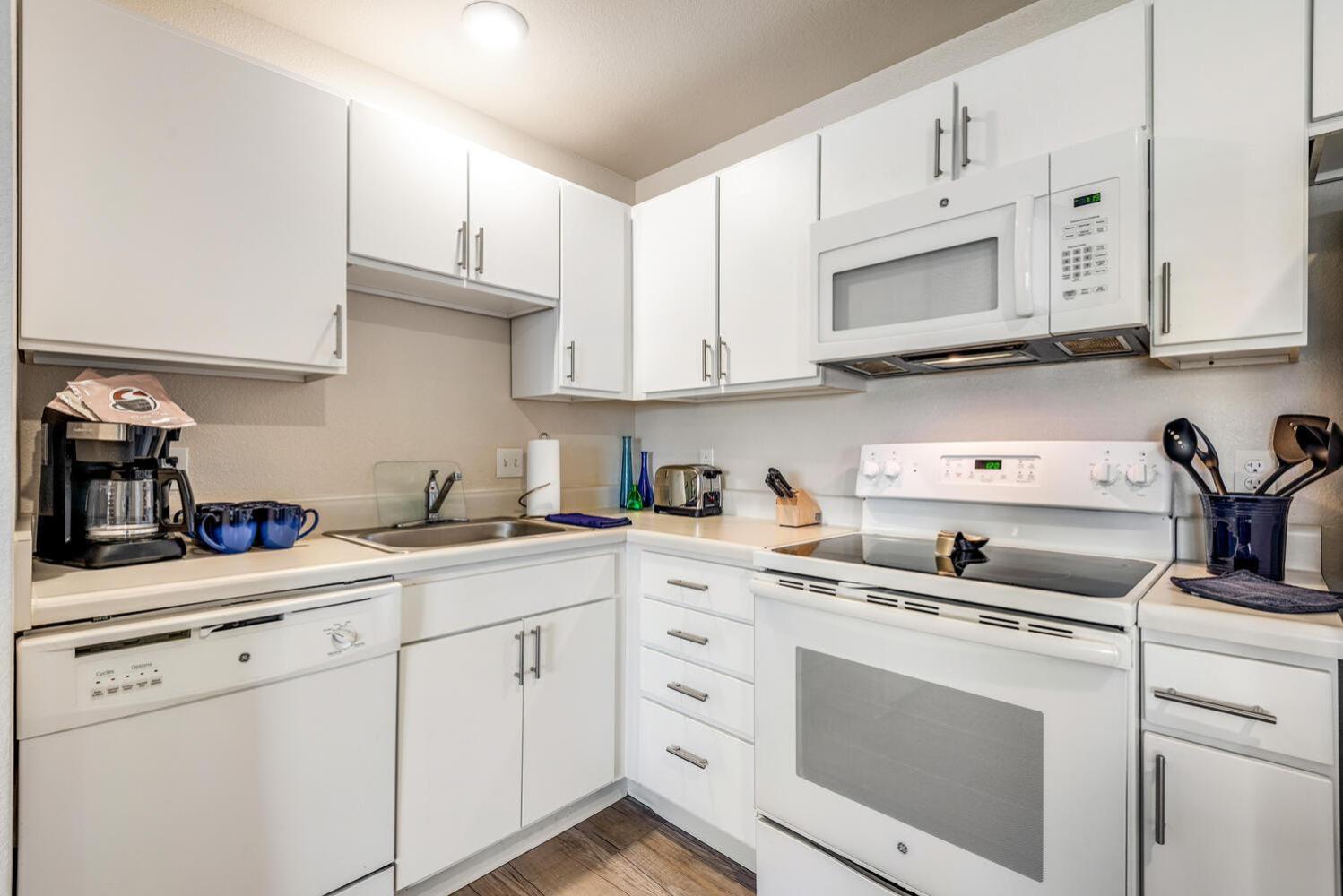 One Bedroom Suite with Full Kitchen photo 2