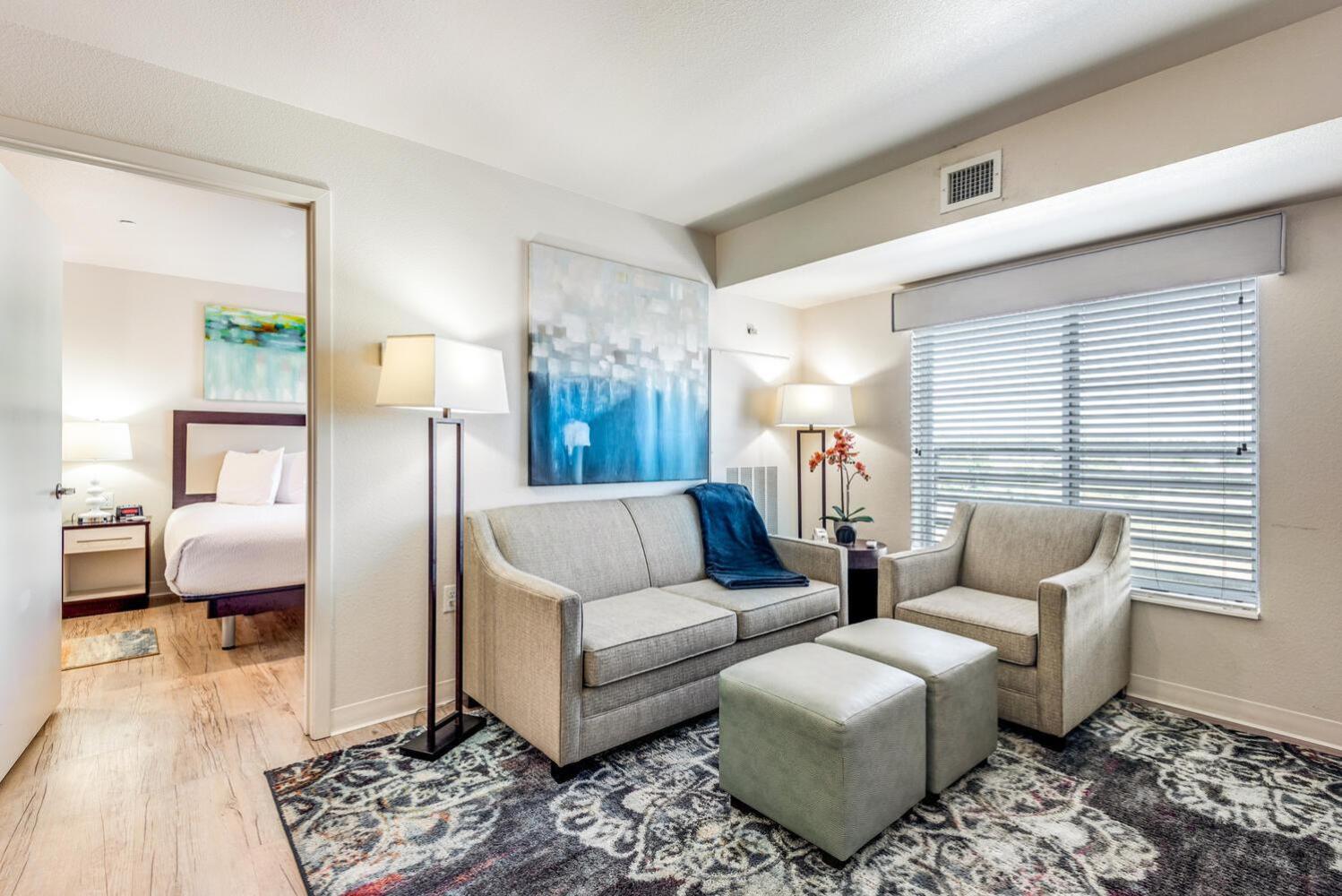 One Bedroom Suite with Full Kitchen photo 3