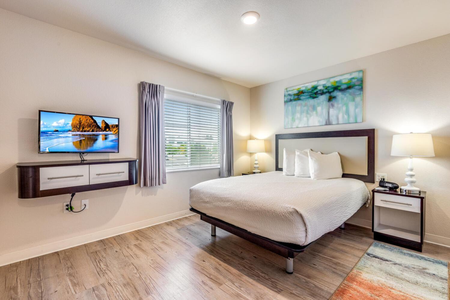 Three Bedroom Suite With Full Kitchen photo 1