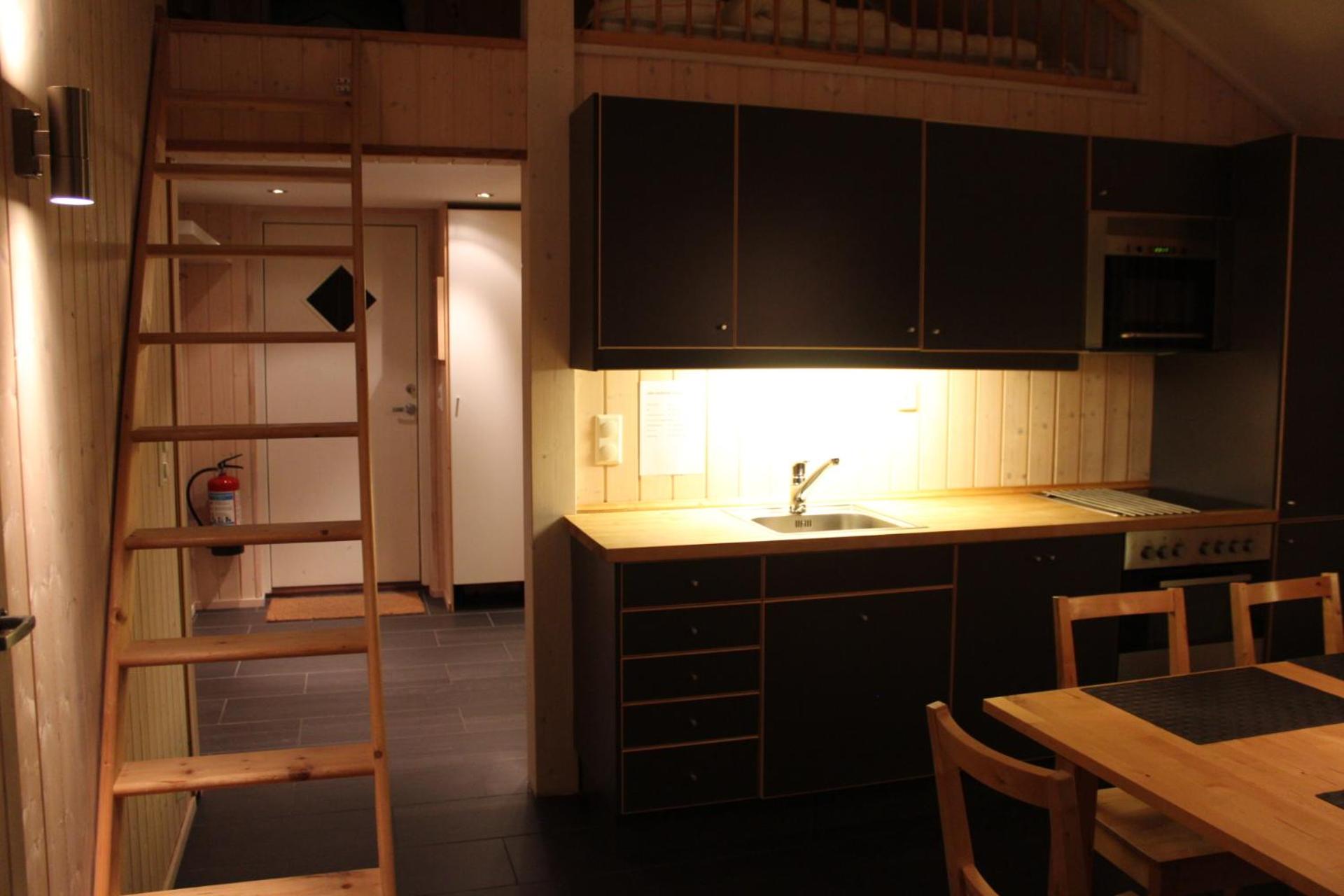 Three-Bedroom House photo 3