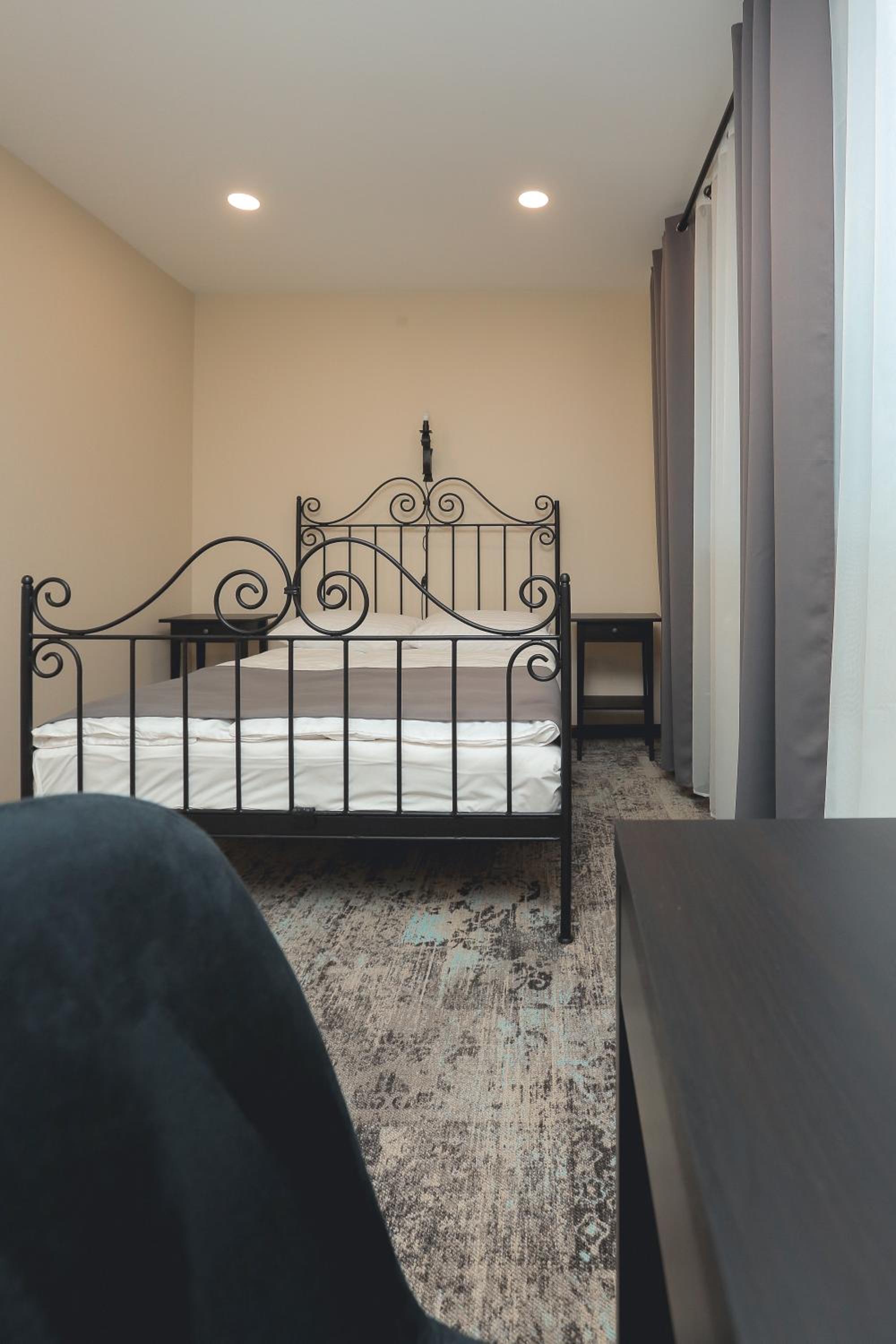 Double Room - Photo 3