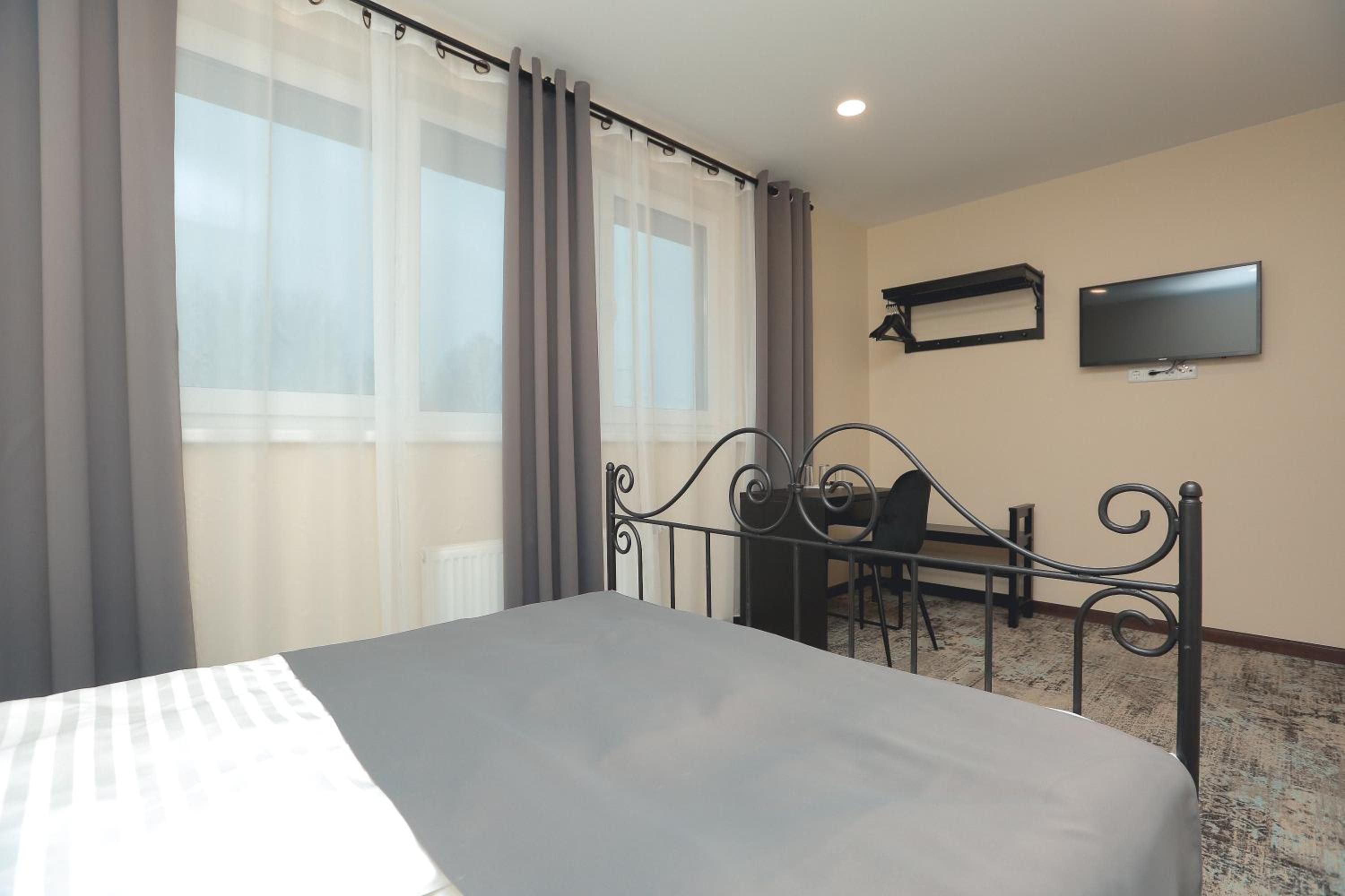 Double Room - Photo 2