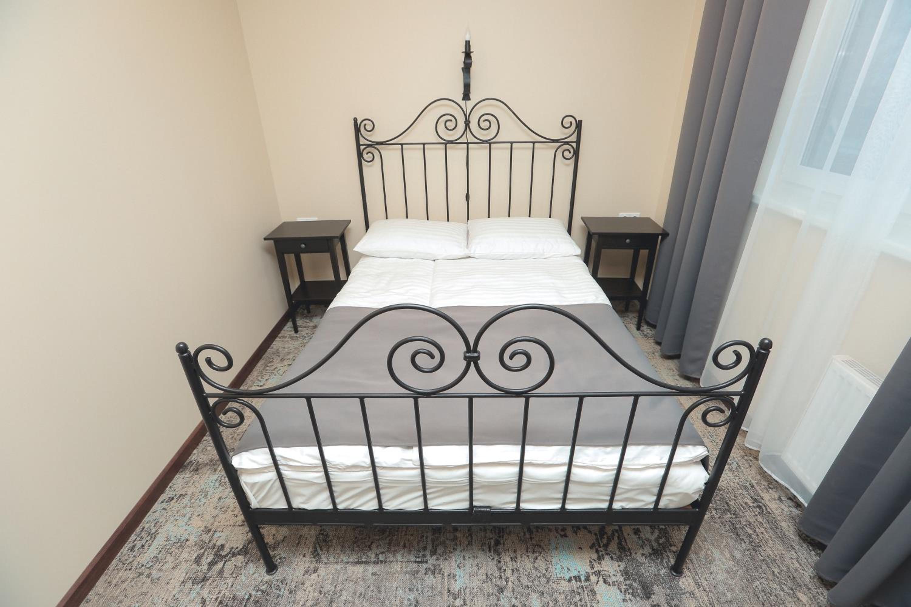 Double Room - Photo 6