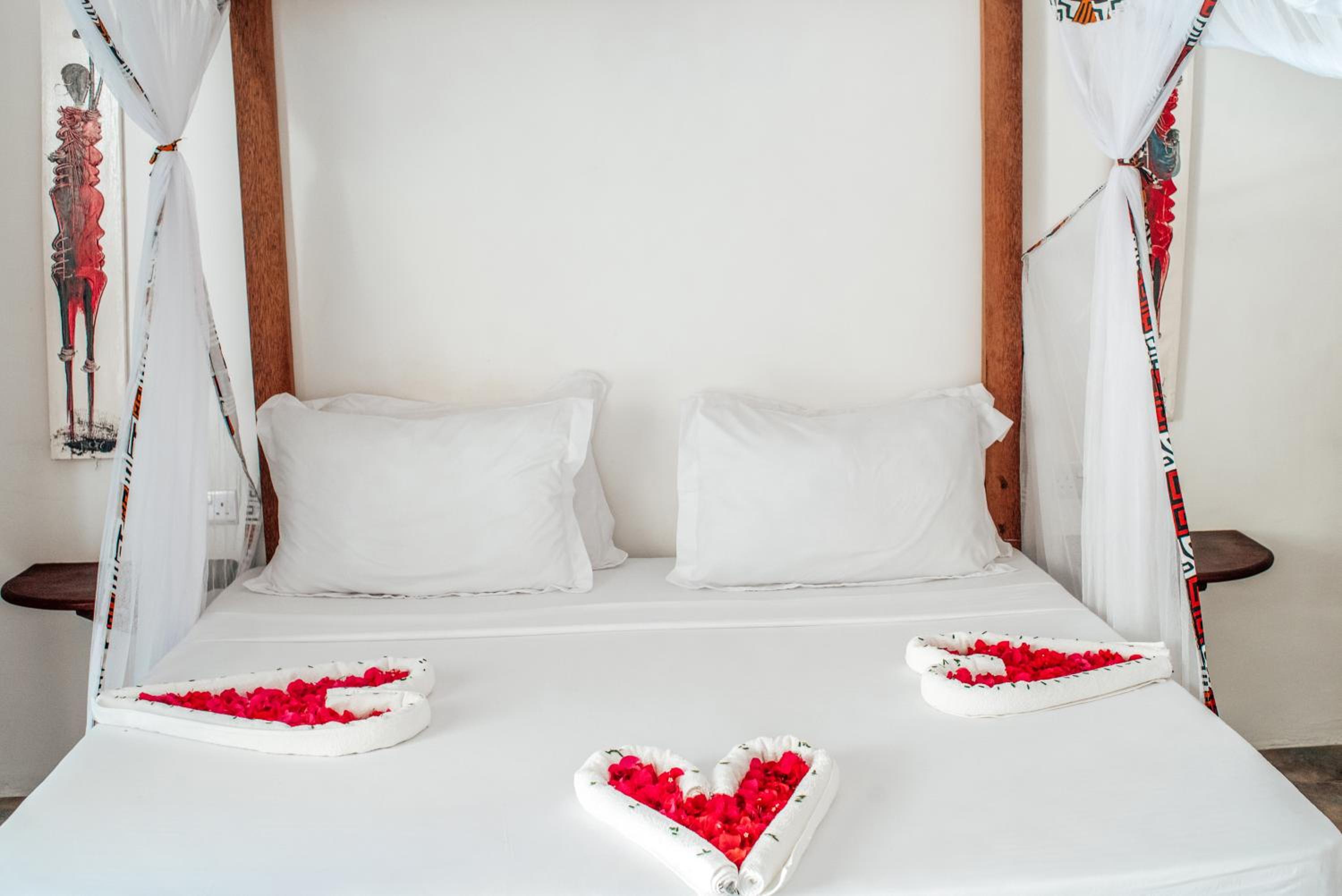 Deluxe Double Room with Side Sea View - Photo 2