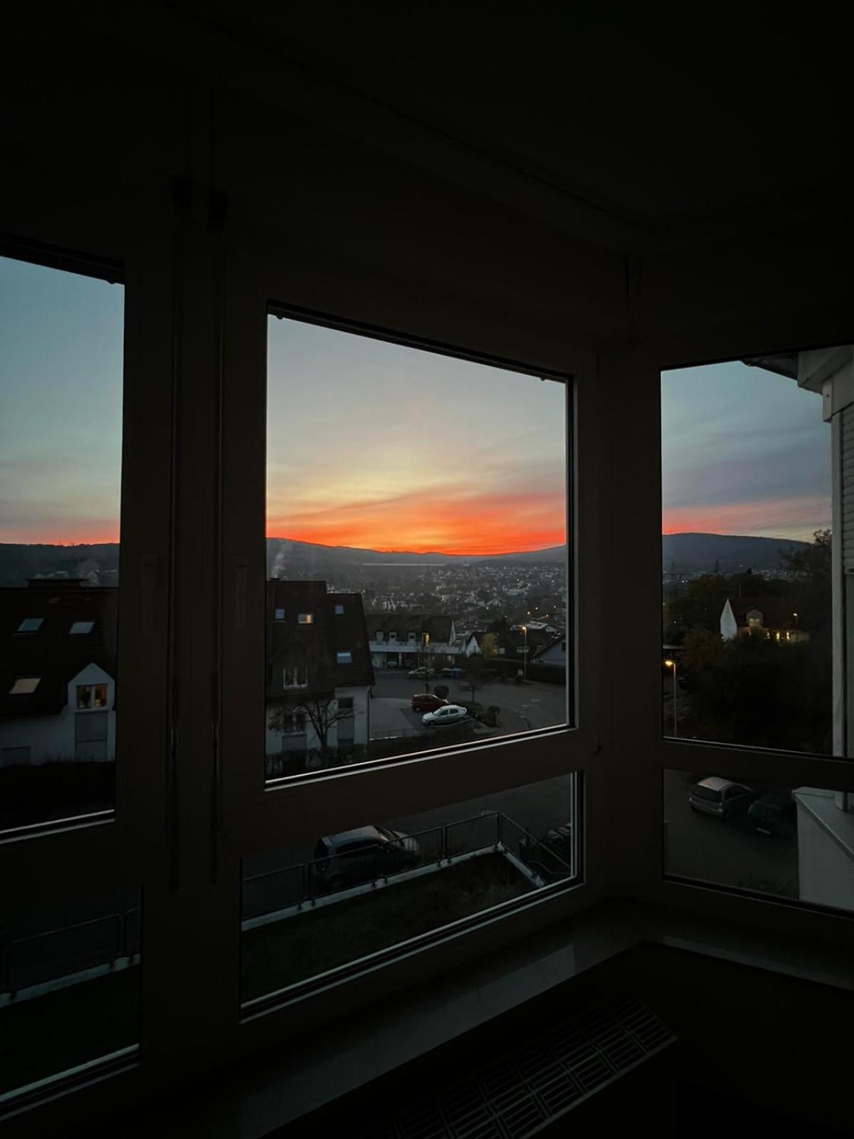 One-Bedroom Apartment with Balcony and Mountain View   photo 2