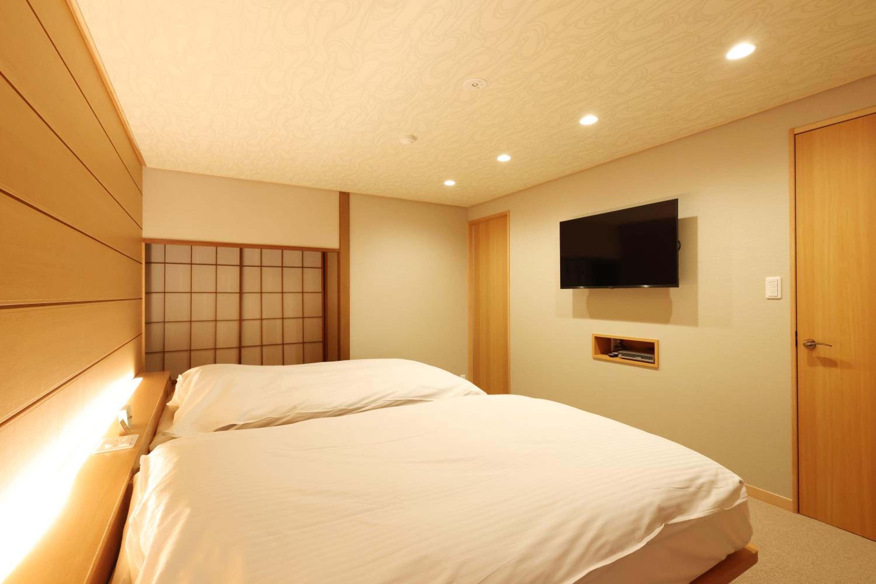 Suite with Balcony photo 2