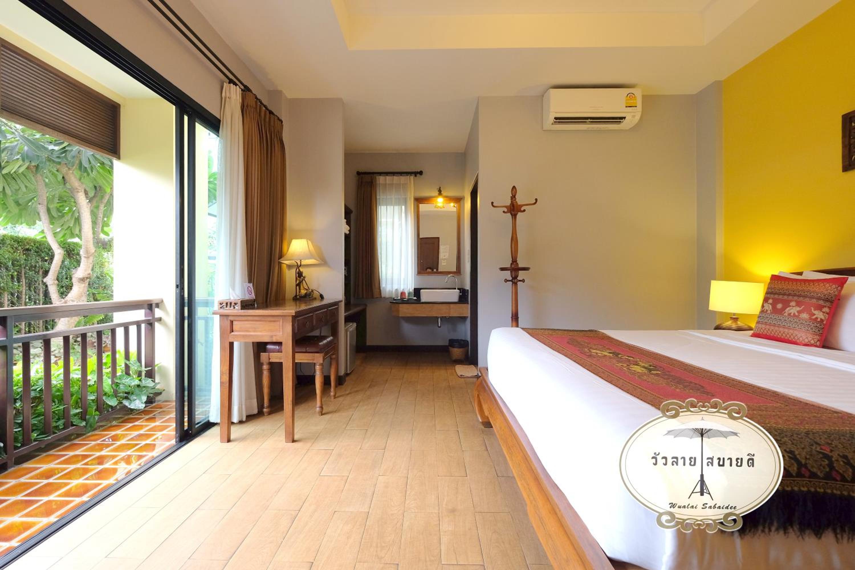 King Room with Balcony (no Breakfast)