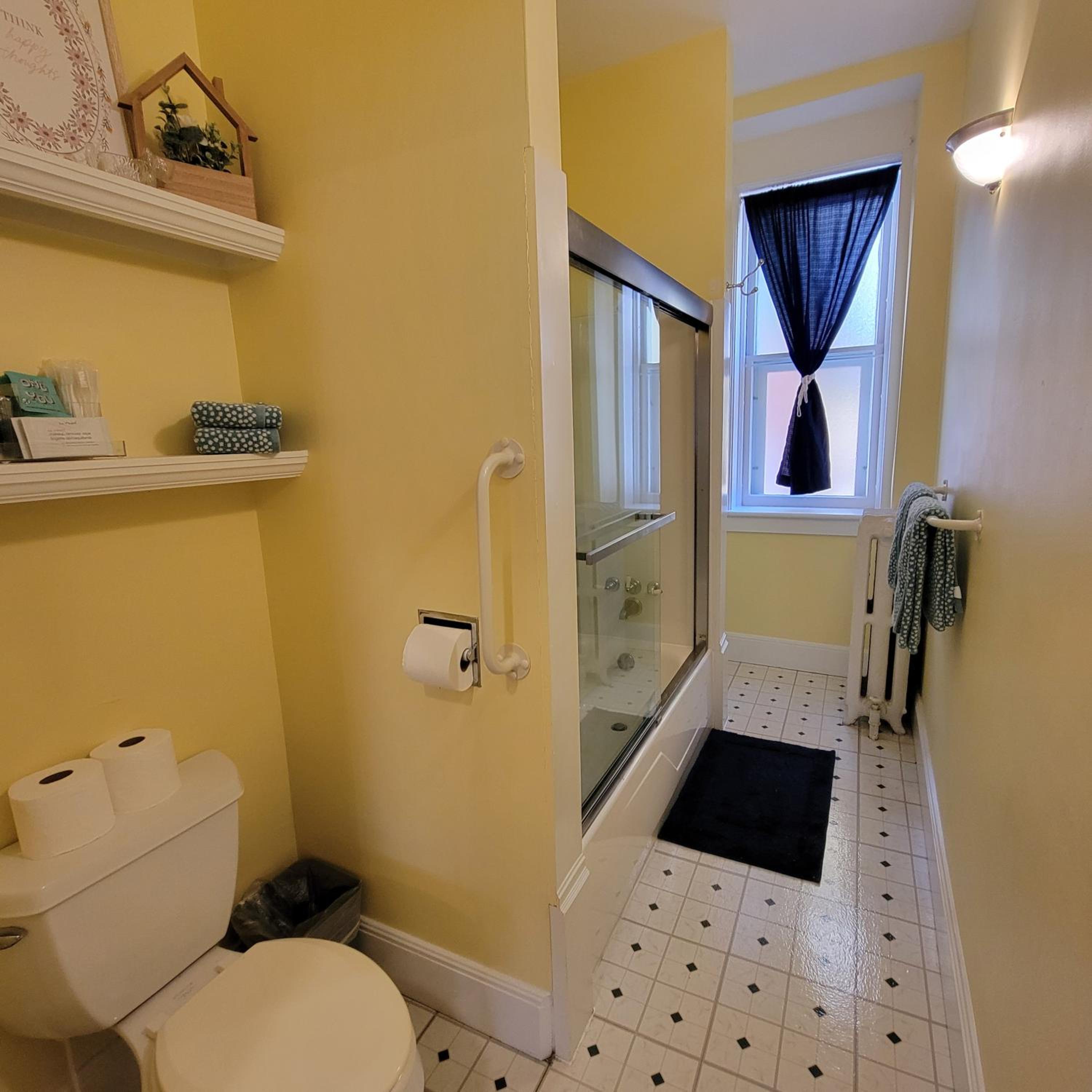 Deluxe Queen Room - Photo 4
