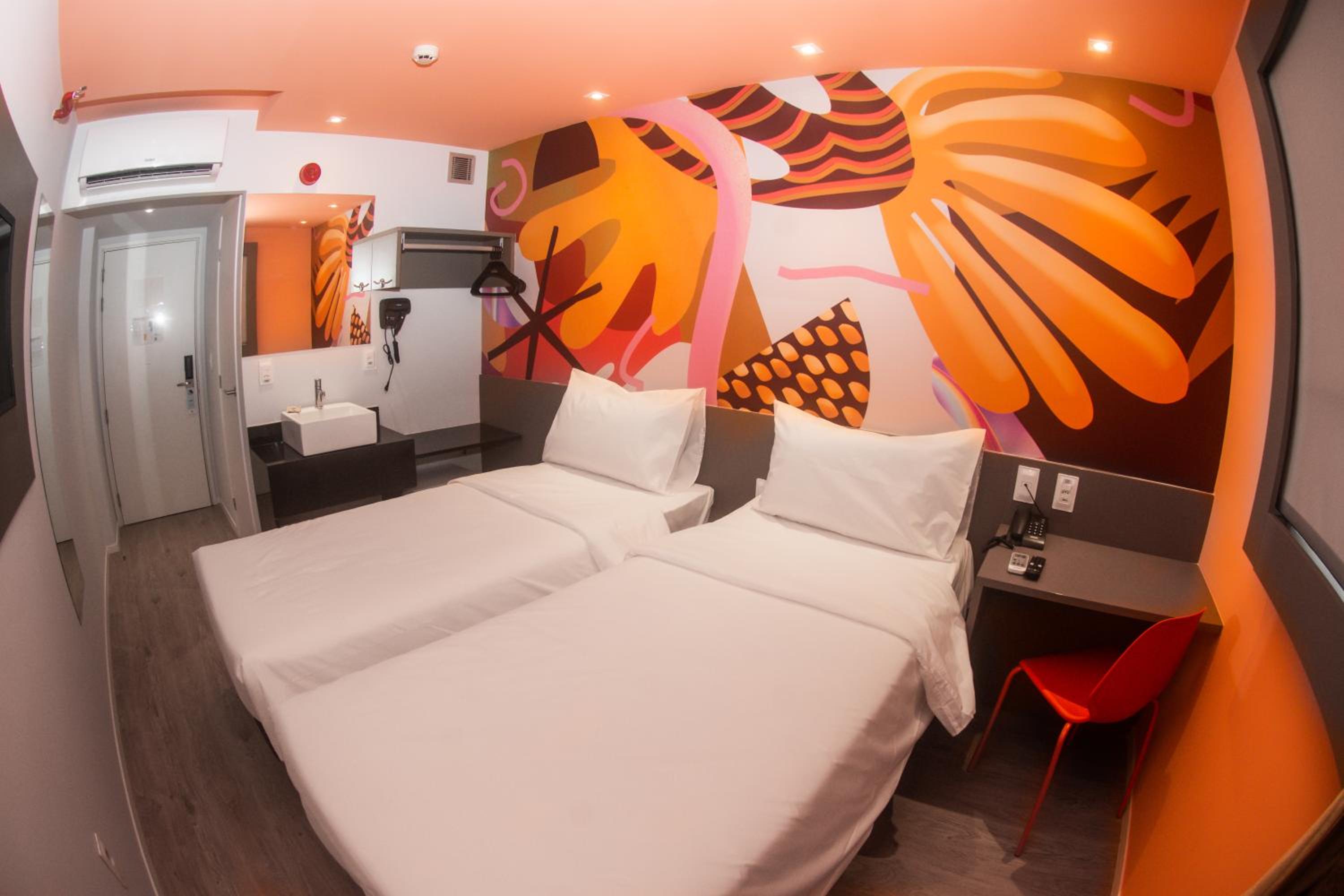 Standard Room - Non-Smoking photo 2