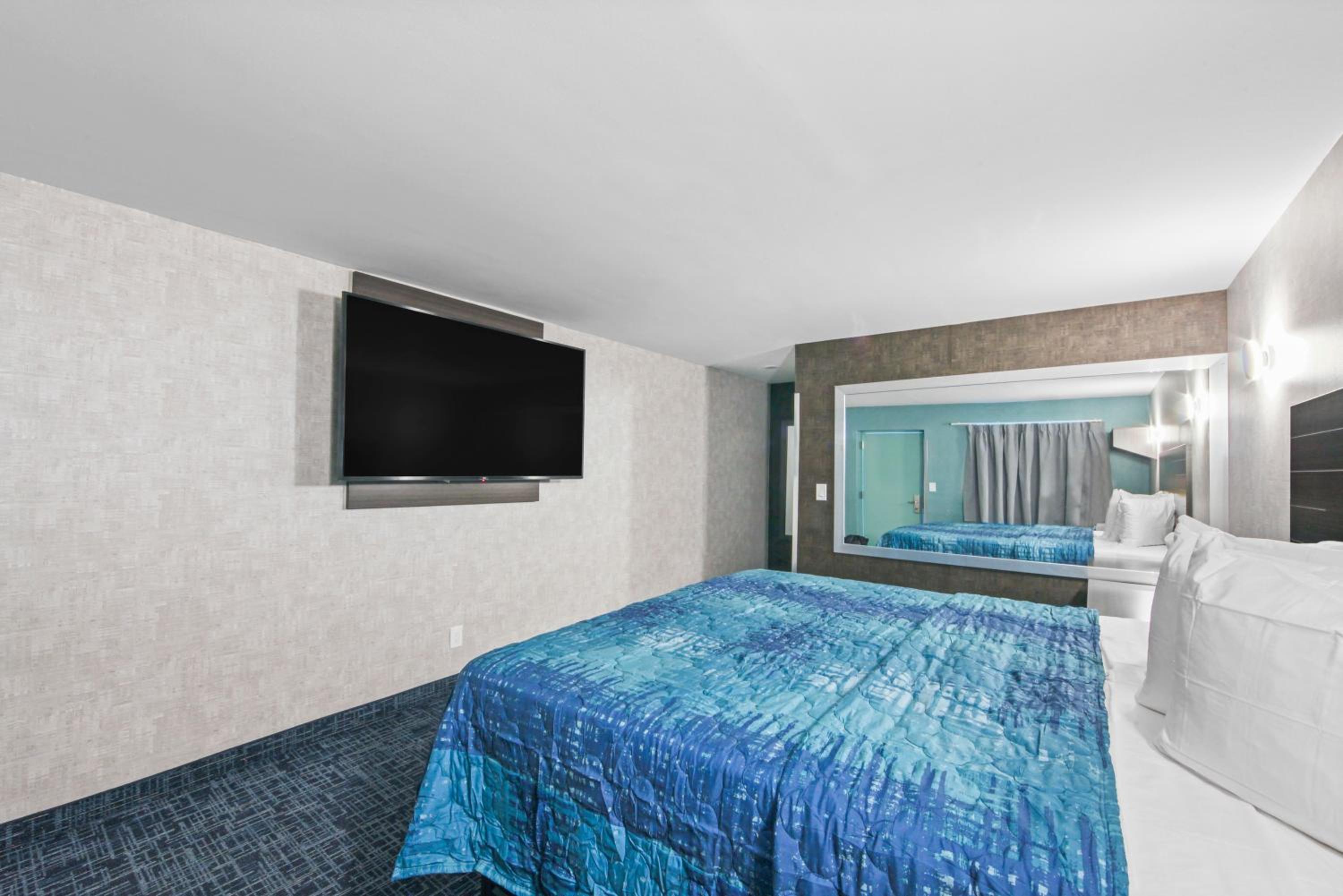 Deluxe King Room - Photo 4