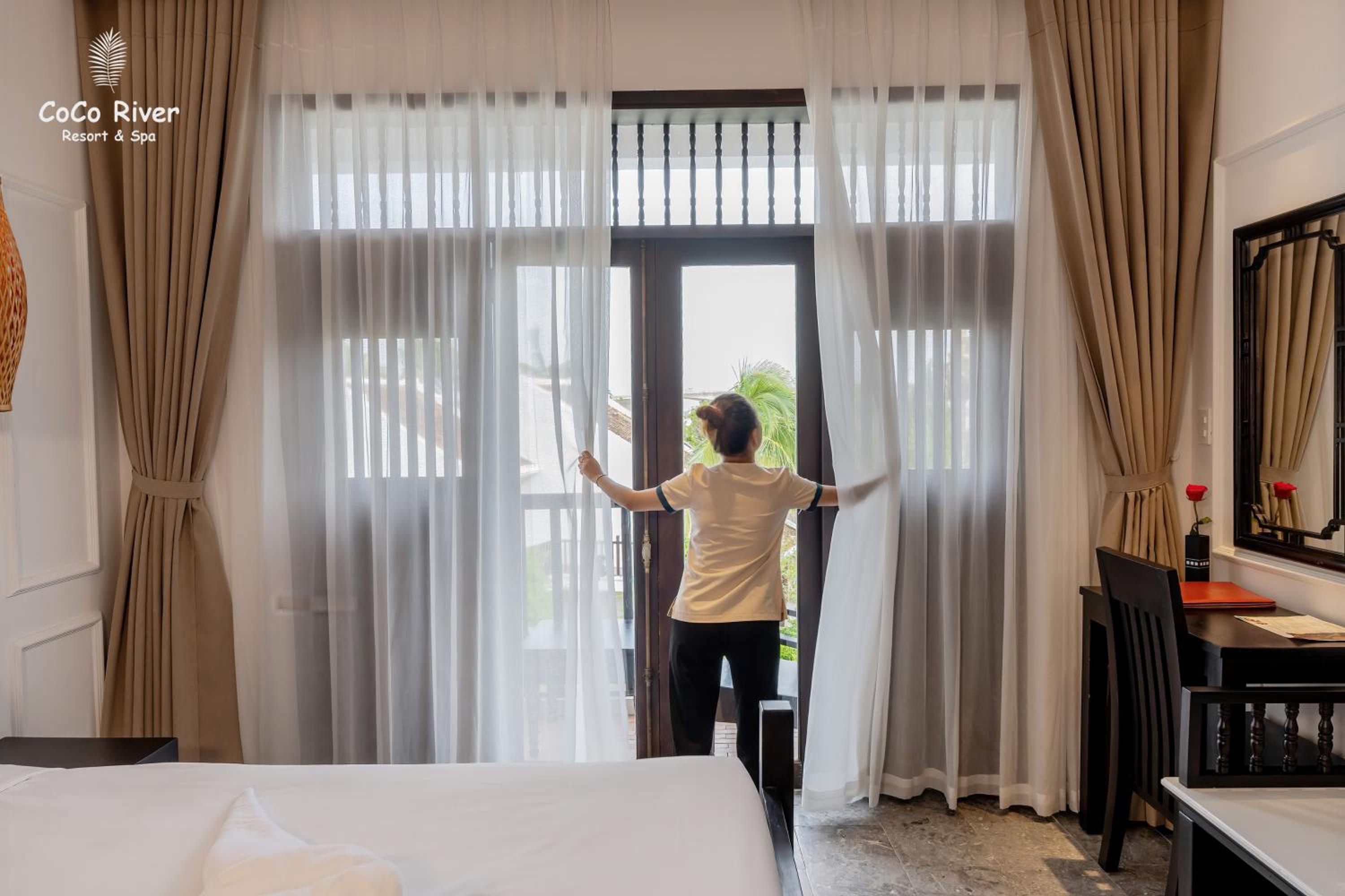 Deluxe Double Room with River View - Photo 7