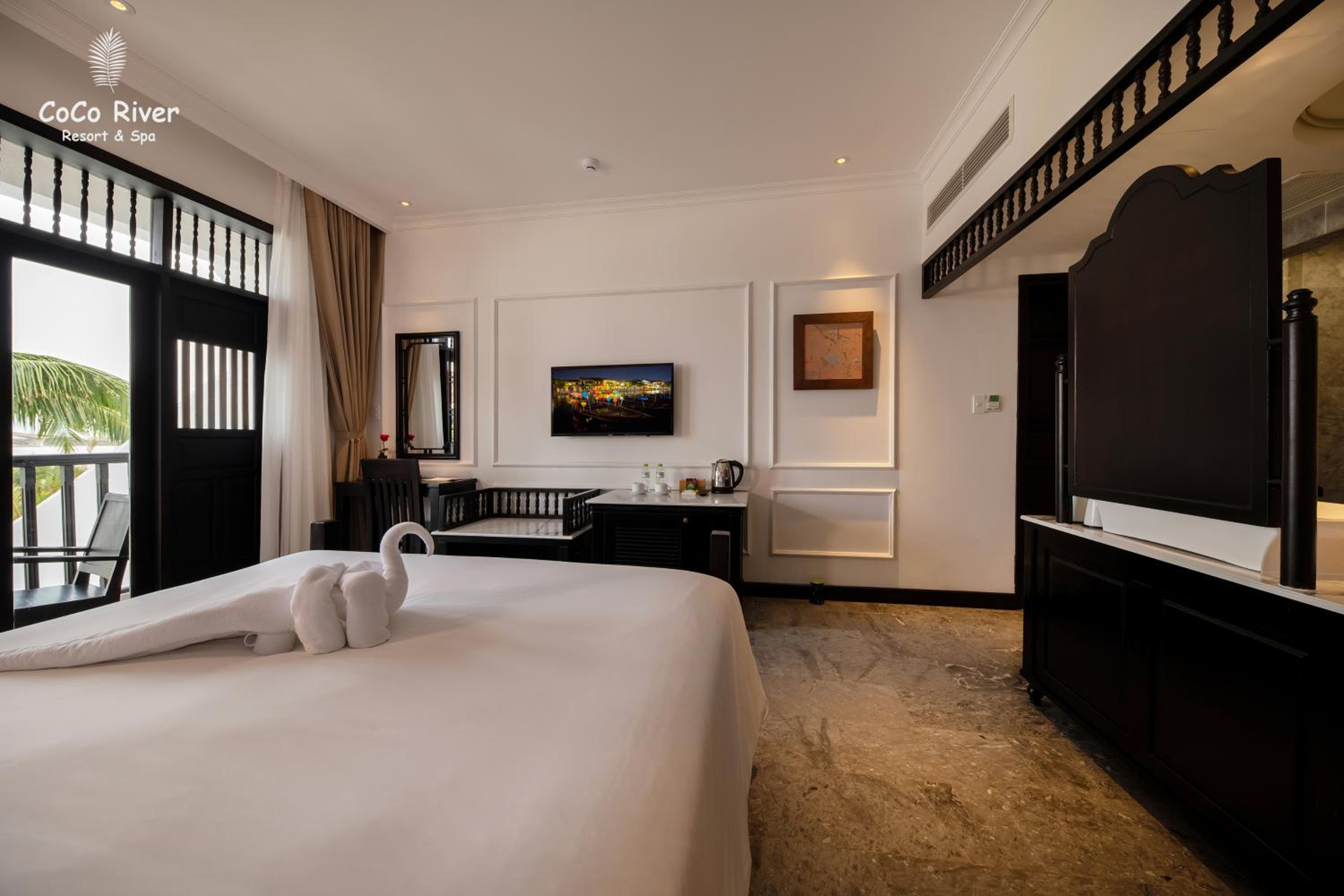 Deluxe Double Room with River View - Photo 5