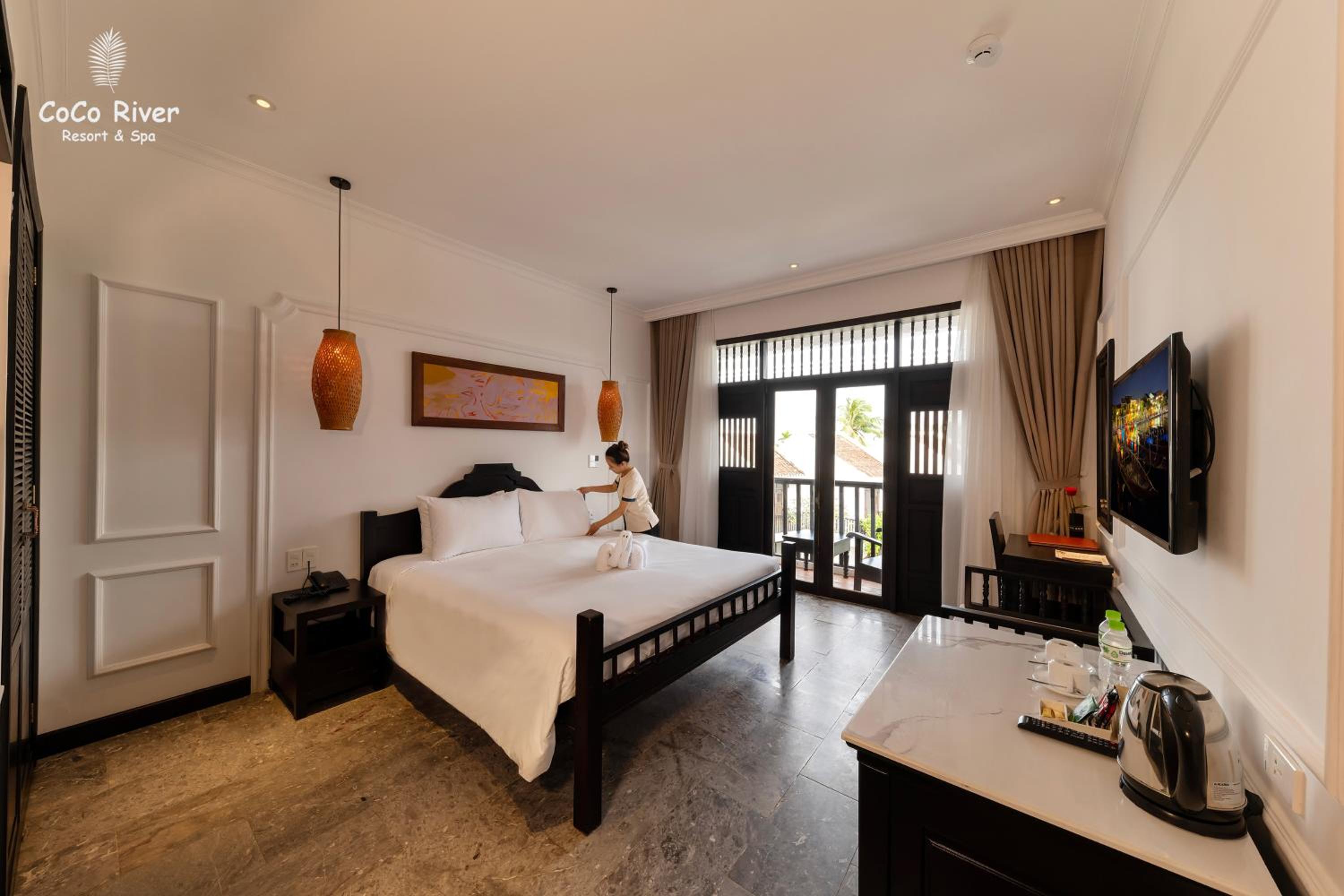 Deluxe Double Room with River View - Photo 8