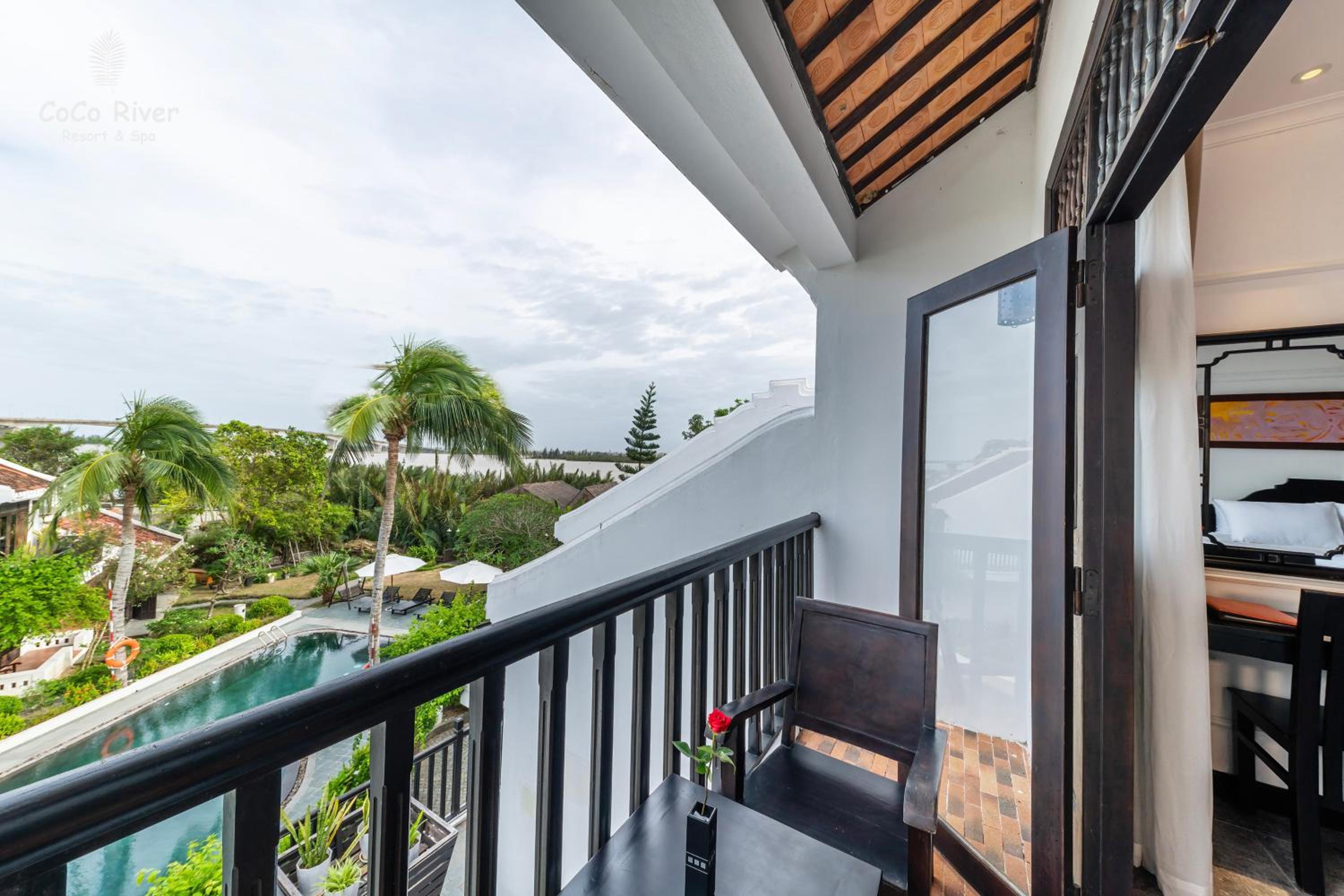 Deluxe Double Room with River View - Photo 9