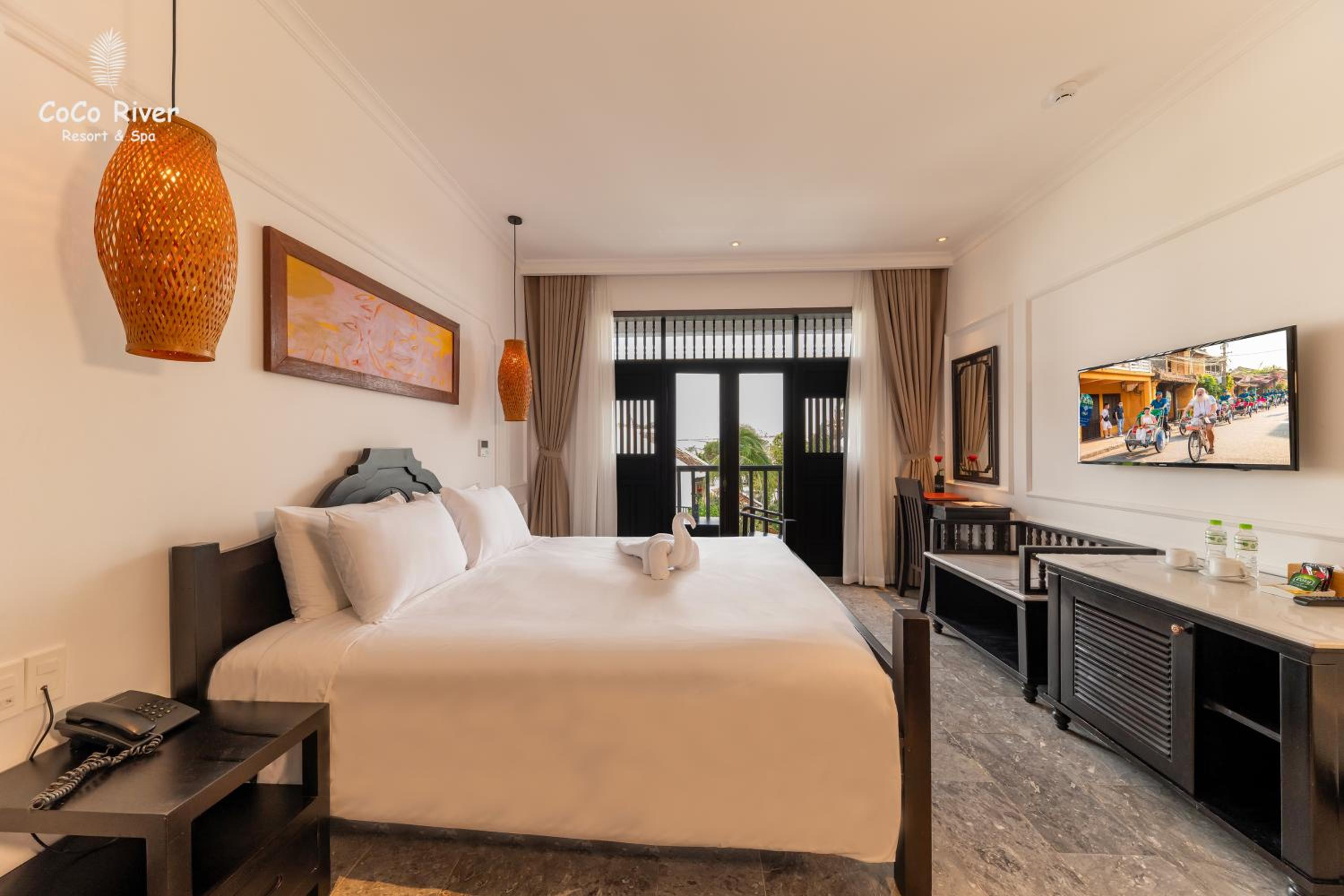 Deluxe Double Room with River View - Photo 6