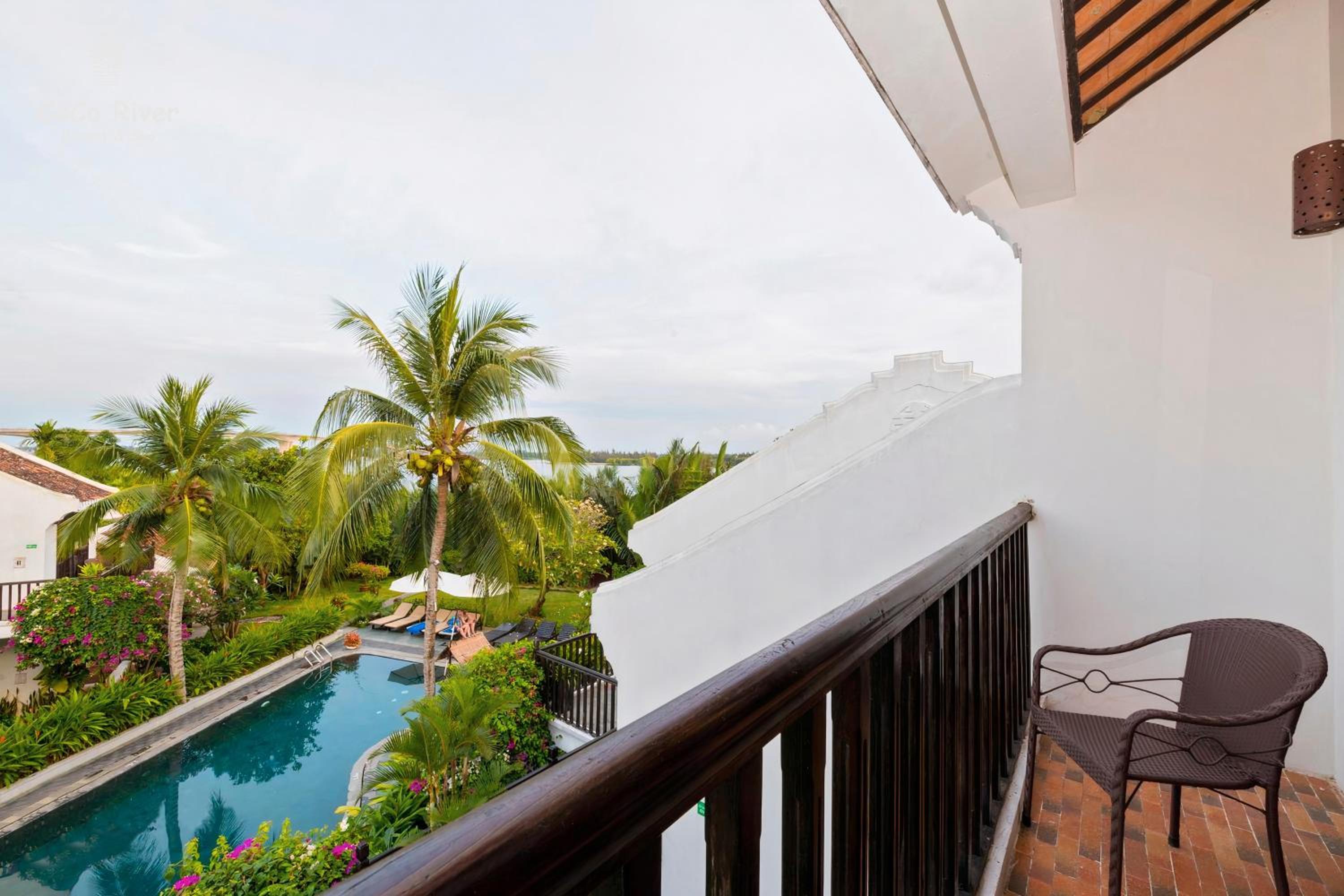 Deluxe Twin Room with River View - Photo 4