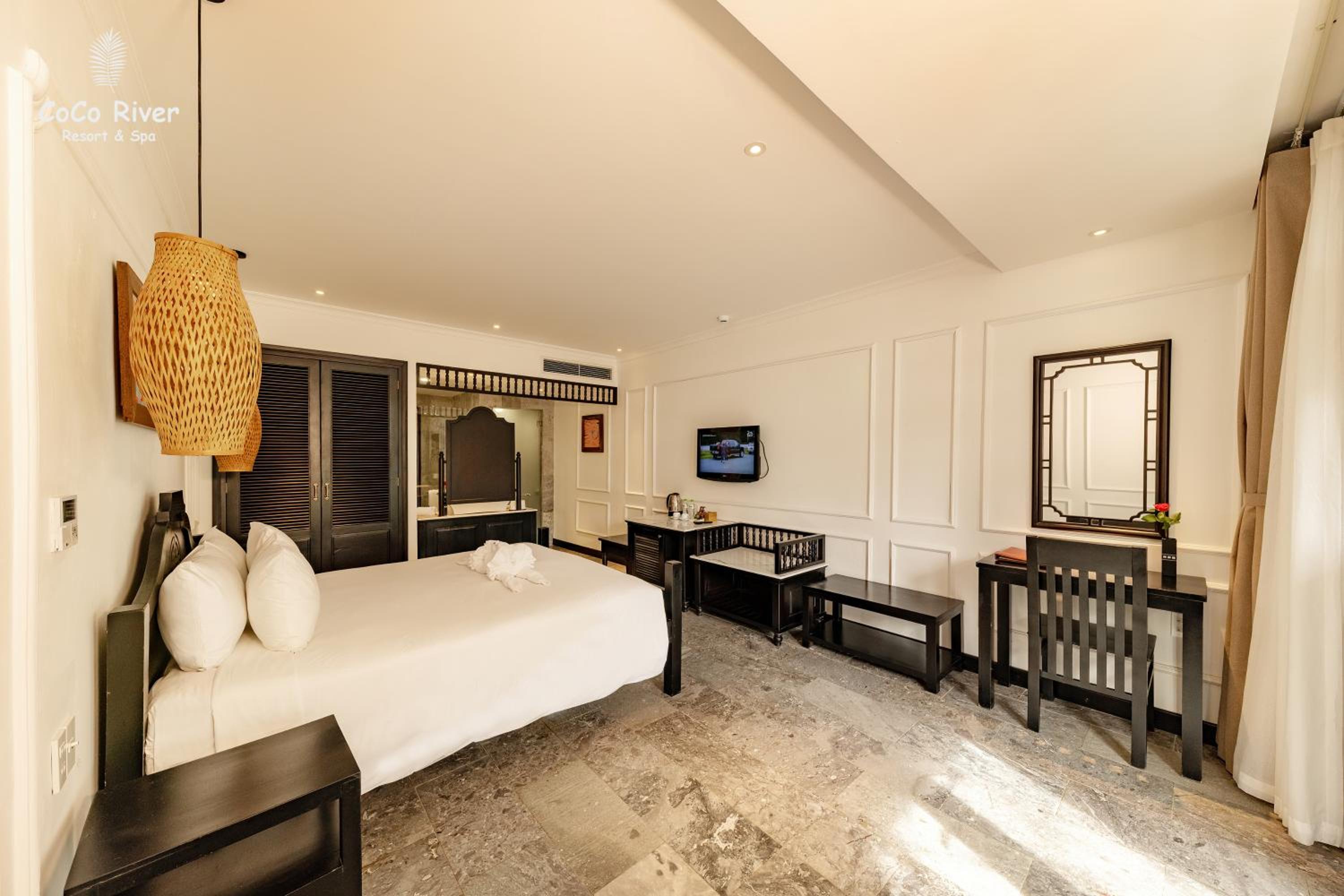 Deluxe Double Room with Pool View - Photo 6