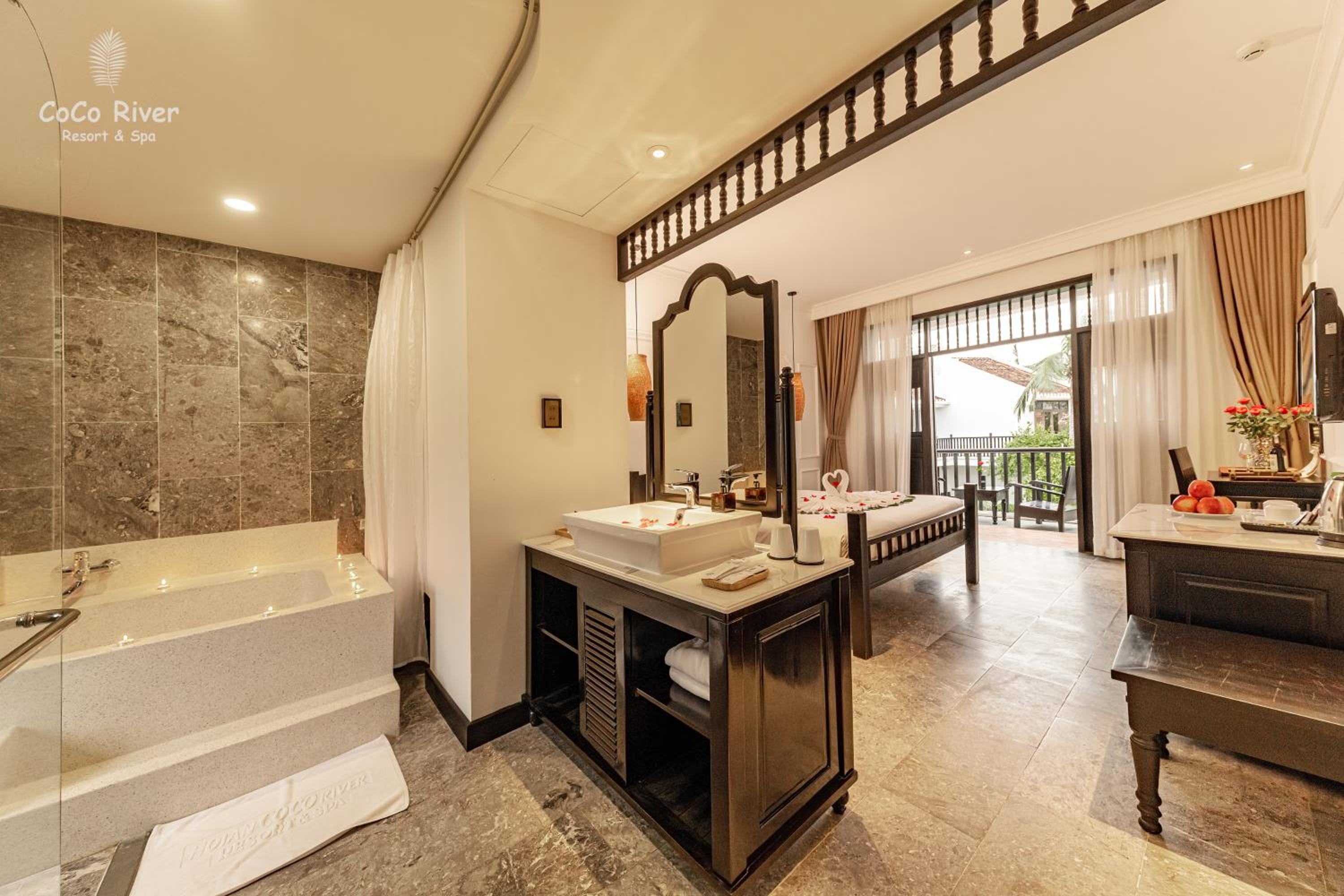 Honeymoon Suite - Photo 9