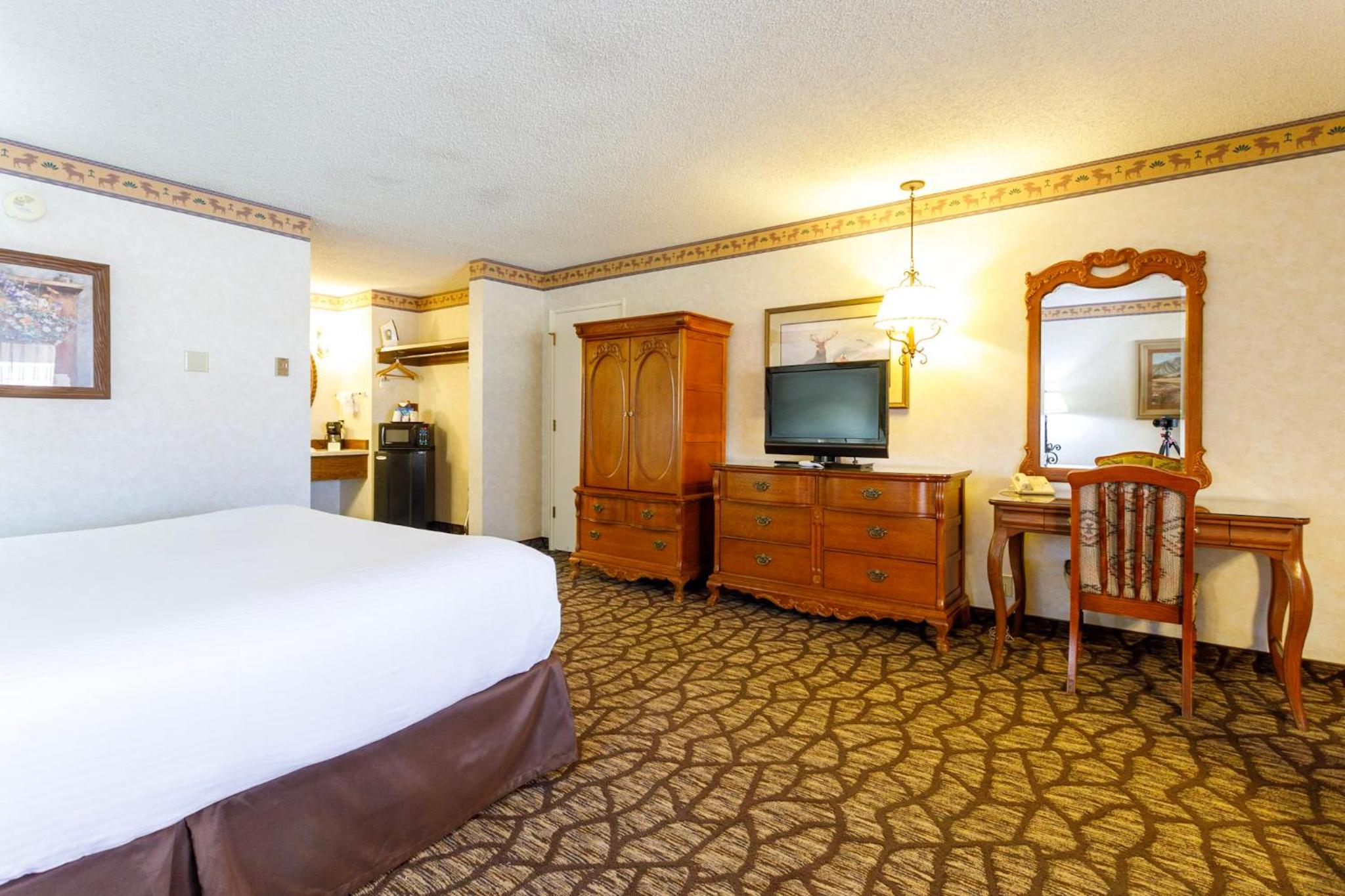 1 King Bed Premium Non-Smoking photo 3