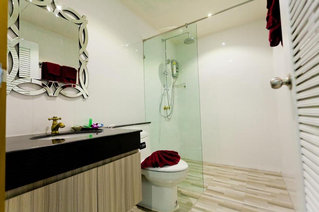 Double or Twin Room with Side Sea View photo 3
