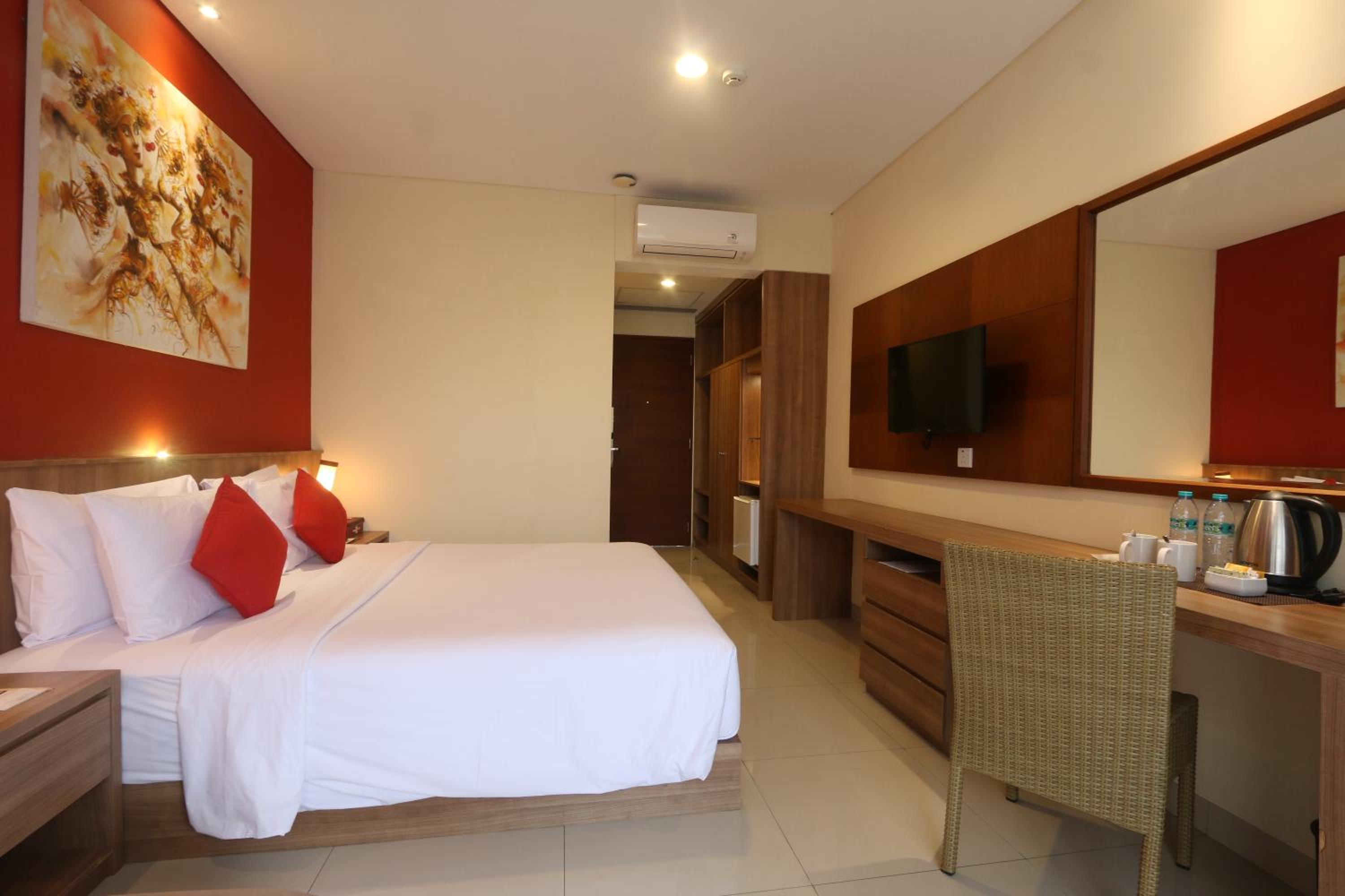 Deluxe Premier Room, Double Bed with City View photo 1