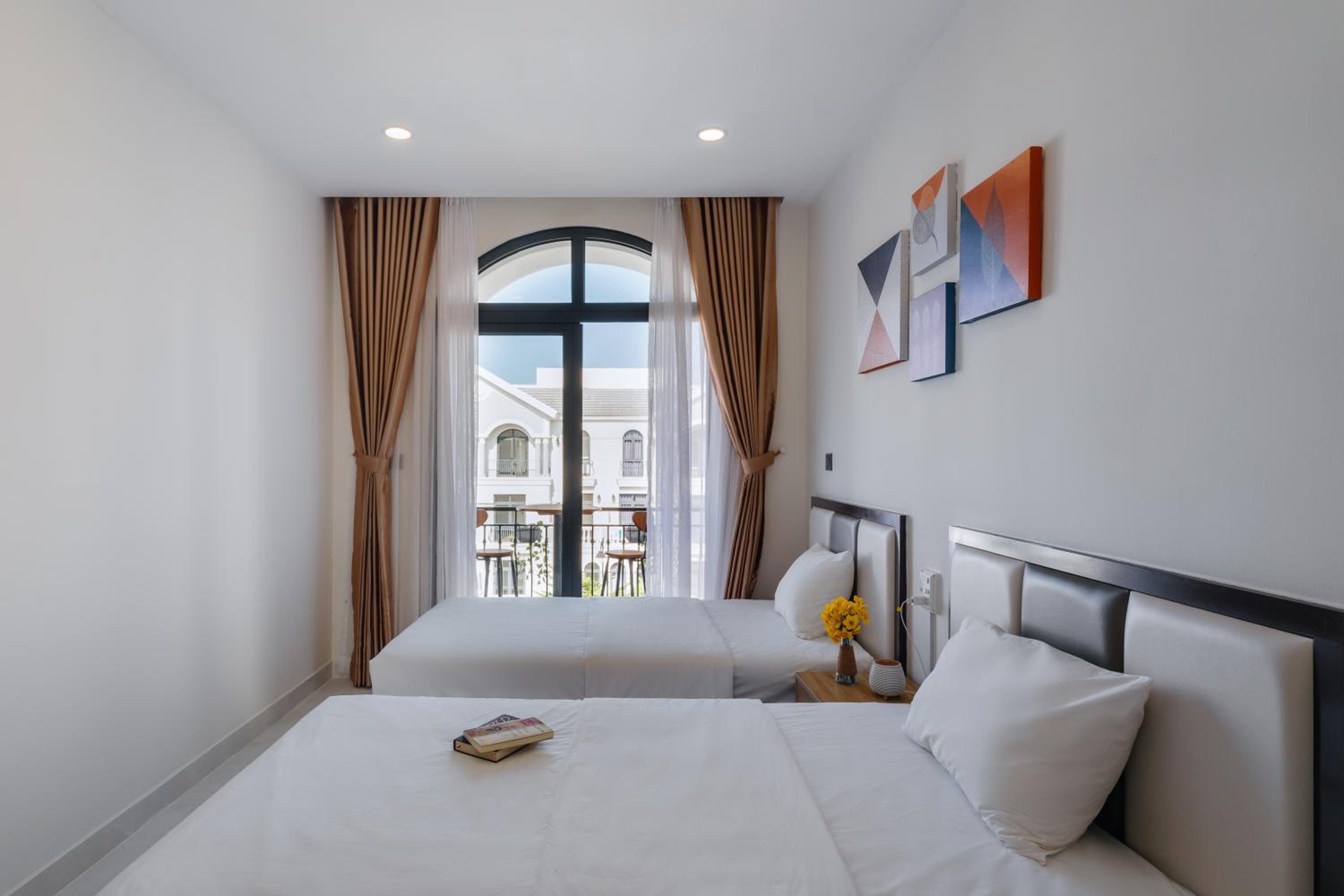 Twin Room - Photo 9