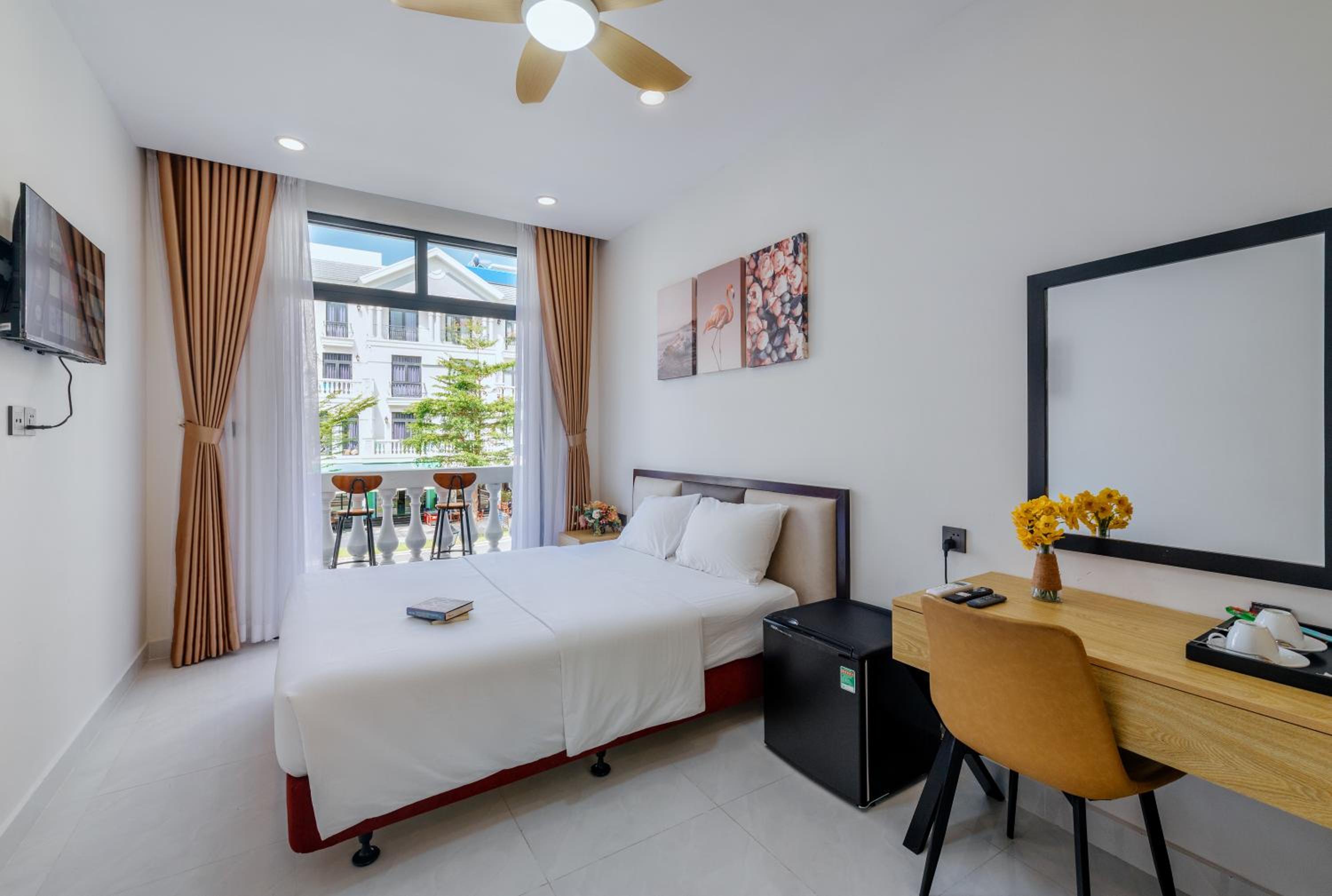 Standard Double Room - Photo 18